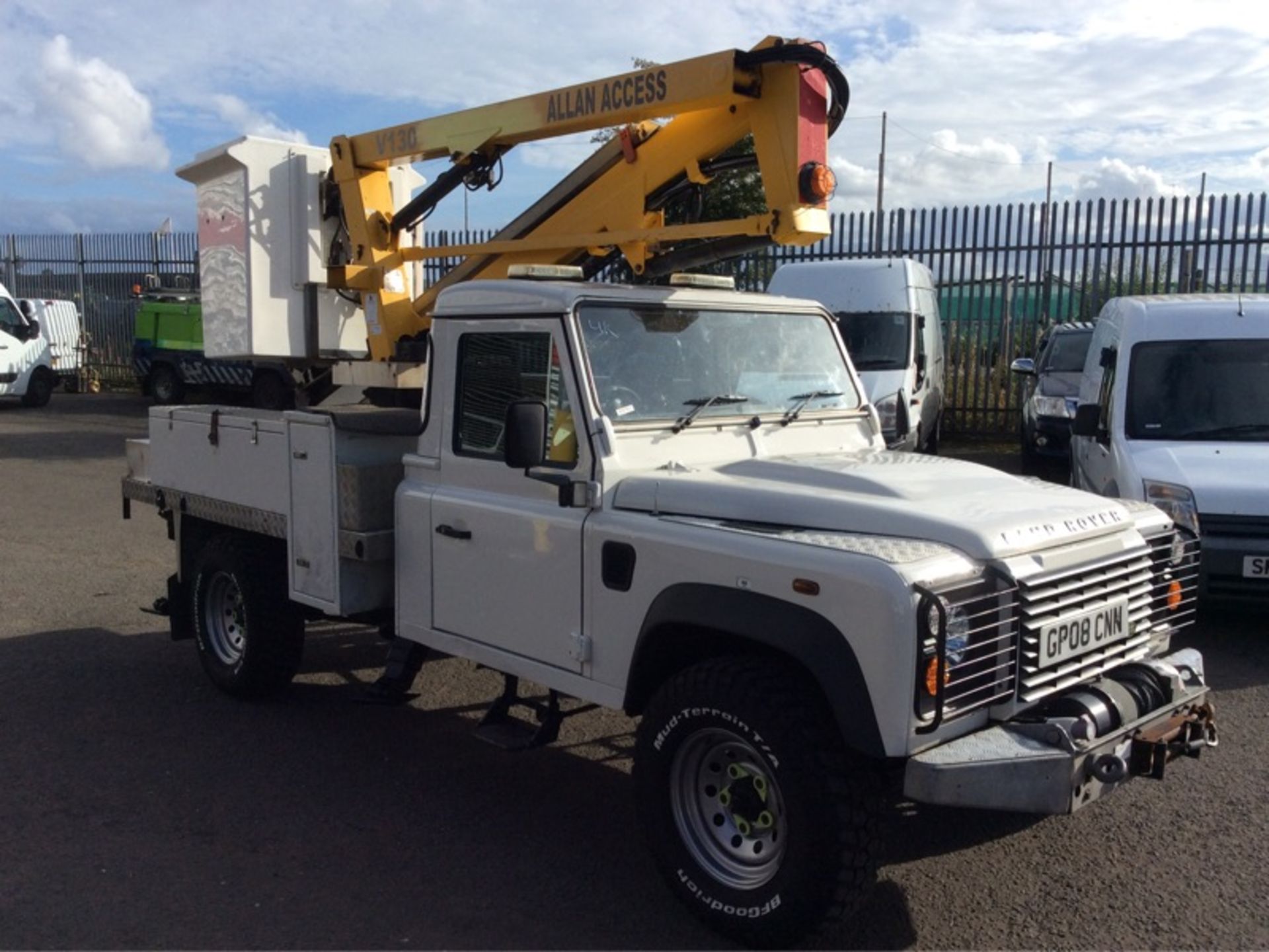 2008/08 REG LAND ROVER DEFENDER 130 24 TDCI CHERRY PICKER PLATFORM CAB *PLUS VAT*