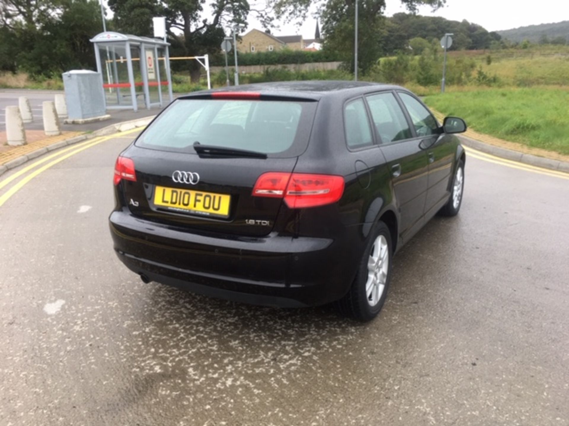 2010/10 REG AUDI A3 SE TDI S-A 1.6 DIESEL BLACK 5 DOOR HATCHBACK, SHOWING 3 FORMER KEEPERS *NO VAT* - Bild 8 aus 16