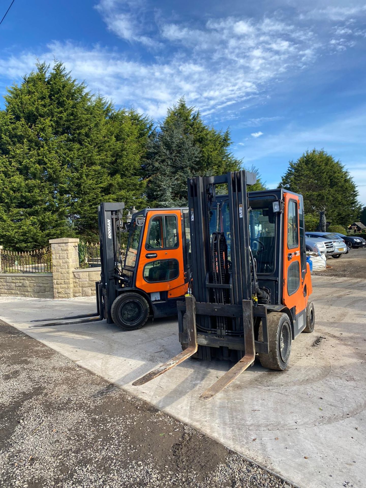 DOOSAN D3.5C-5 3 TON FORKLIFT, FULL GLASS CAB, YEAR 2012, IN GOOD CONDITION, RUNS, WORKS AND LIFTS - Image 8 of 13