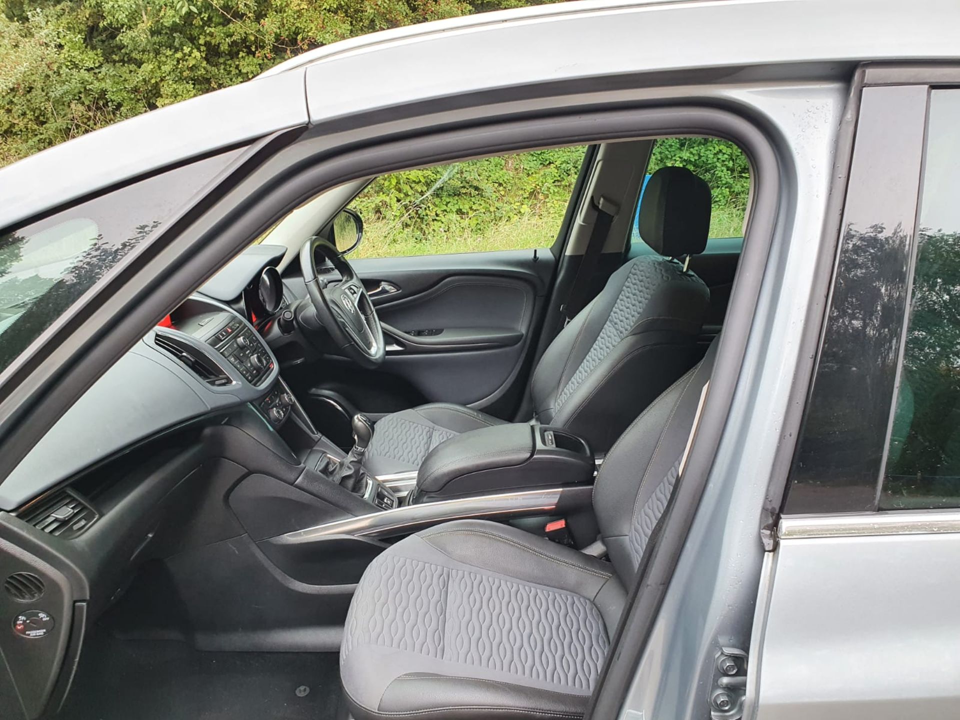 2013/63 REG VAUXHALL ZAFIRA TOURER SE CDTI 2.0 DIESEL SILVER MPV 7 SEATS, SHOWING 4 FORMER KEEPERS - Image 19 of 24