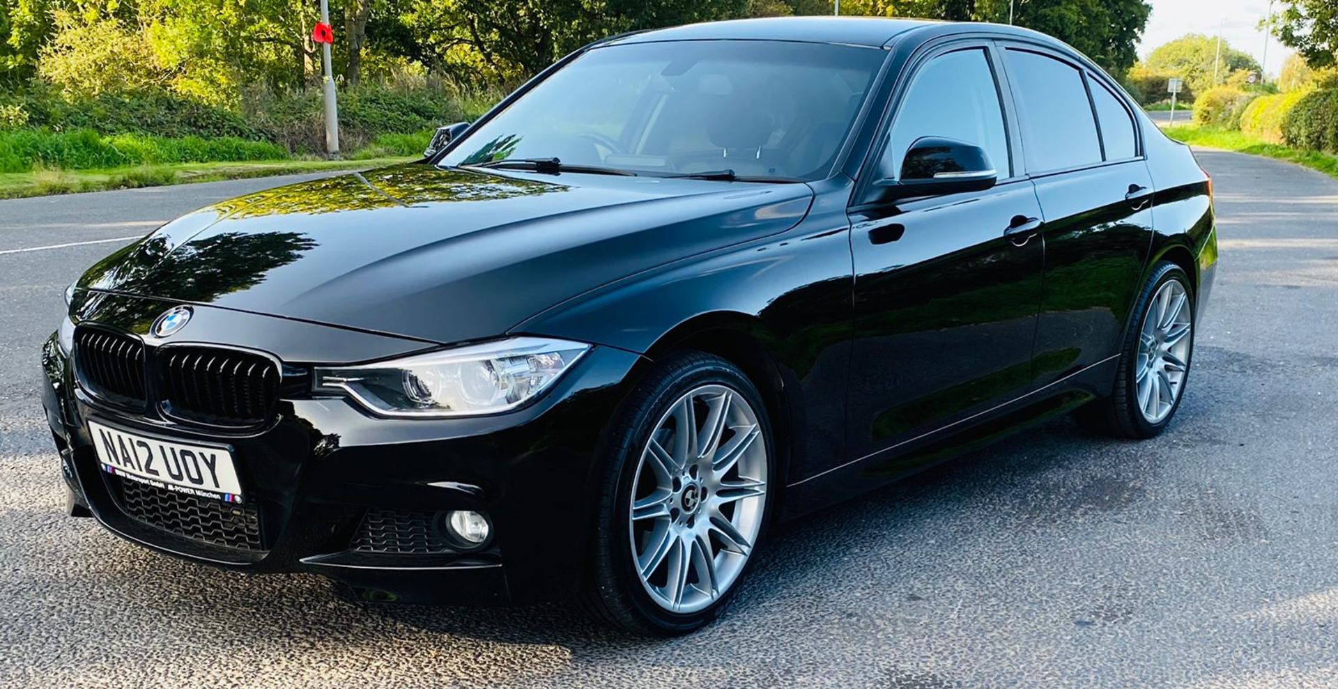 2012/12 REG BMW 318D SPORT 2.0 DIESEL BLACK 4 DOOR SALOON, SHOWING 5 FORMER KEEPERS *NO VAT* - Image 2 of 10