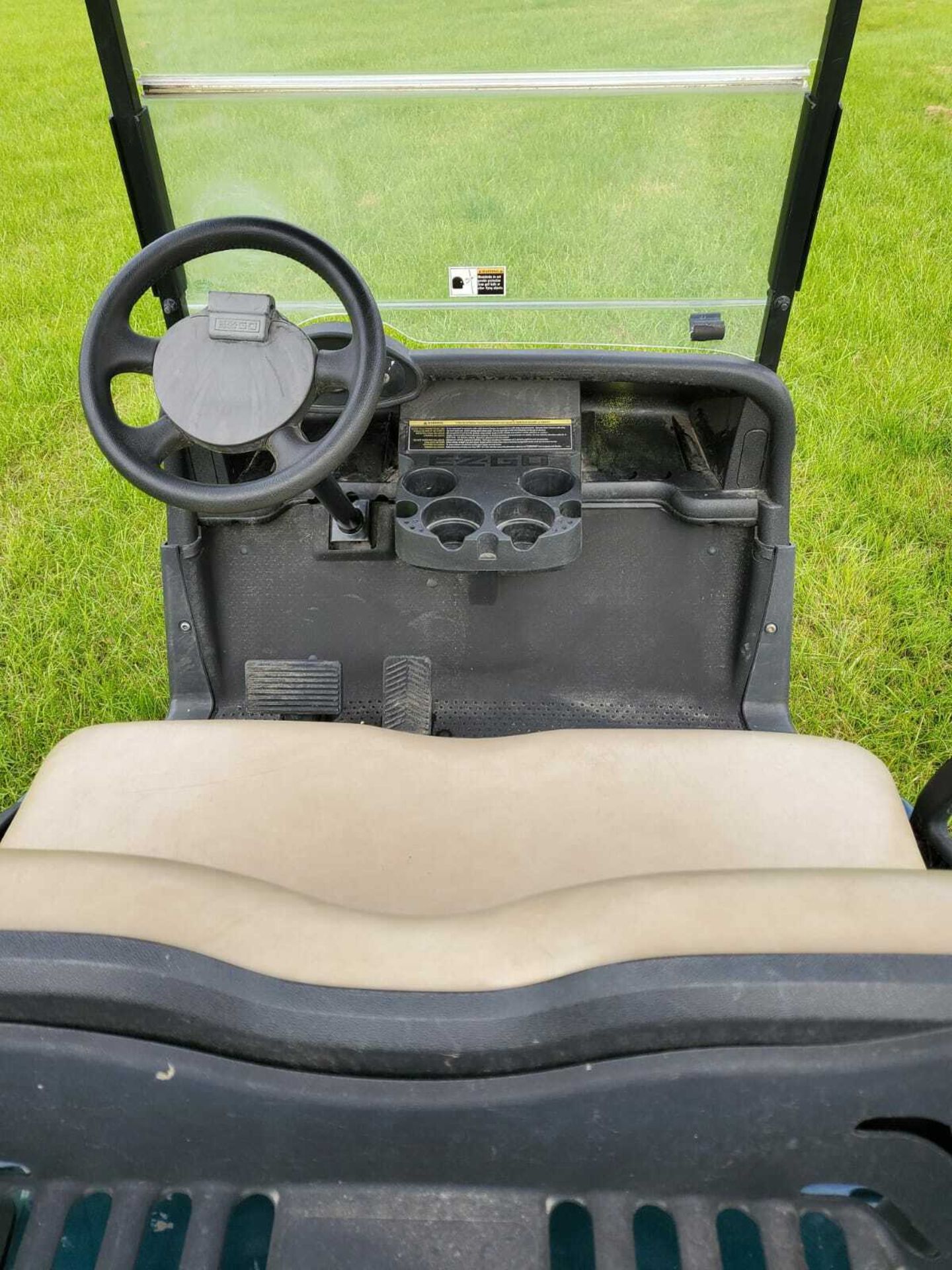 EZGO GOLF BUGGY, ELECTRIC, YEAR 2014, COMPLETE WITH ONBOARD CHARGER *PLUS VAT* - Image 6 of 7