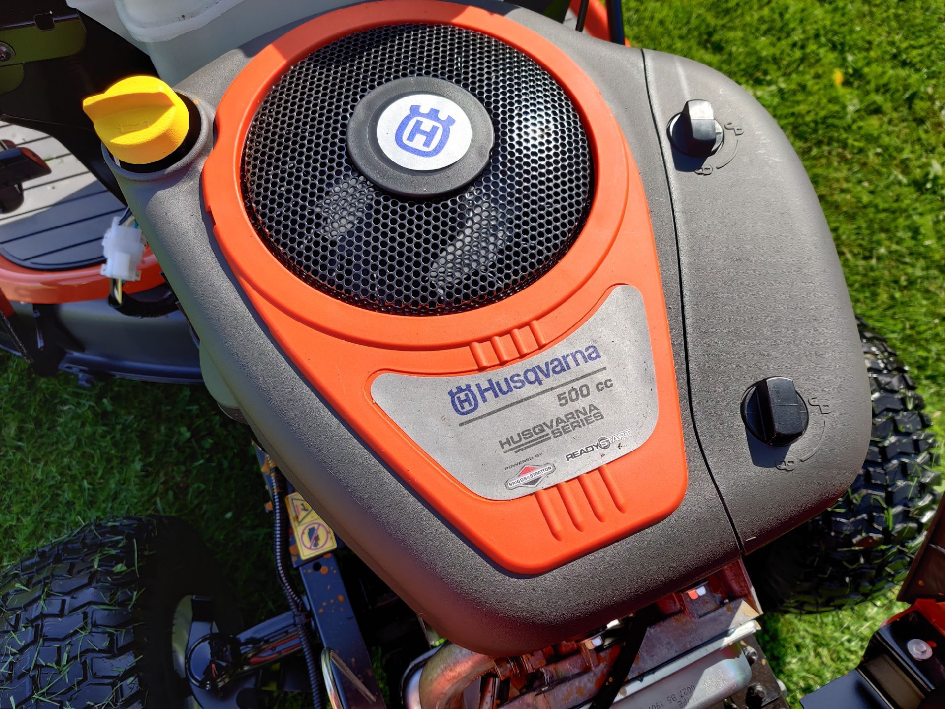 2020 BRAND NEW HUSQVARNA TS138 ROTARY RIDE ON LAWN MOWER (SIDE DISCHARGE) NO COLLECTOR *PLUS VAT* - Image 2 of 9