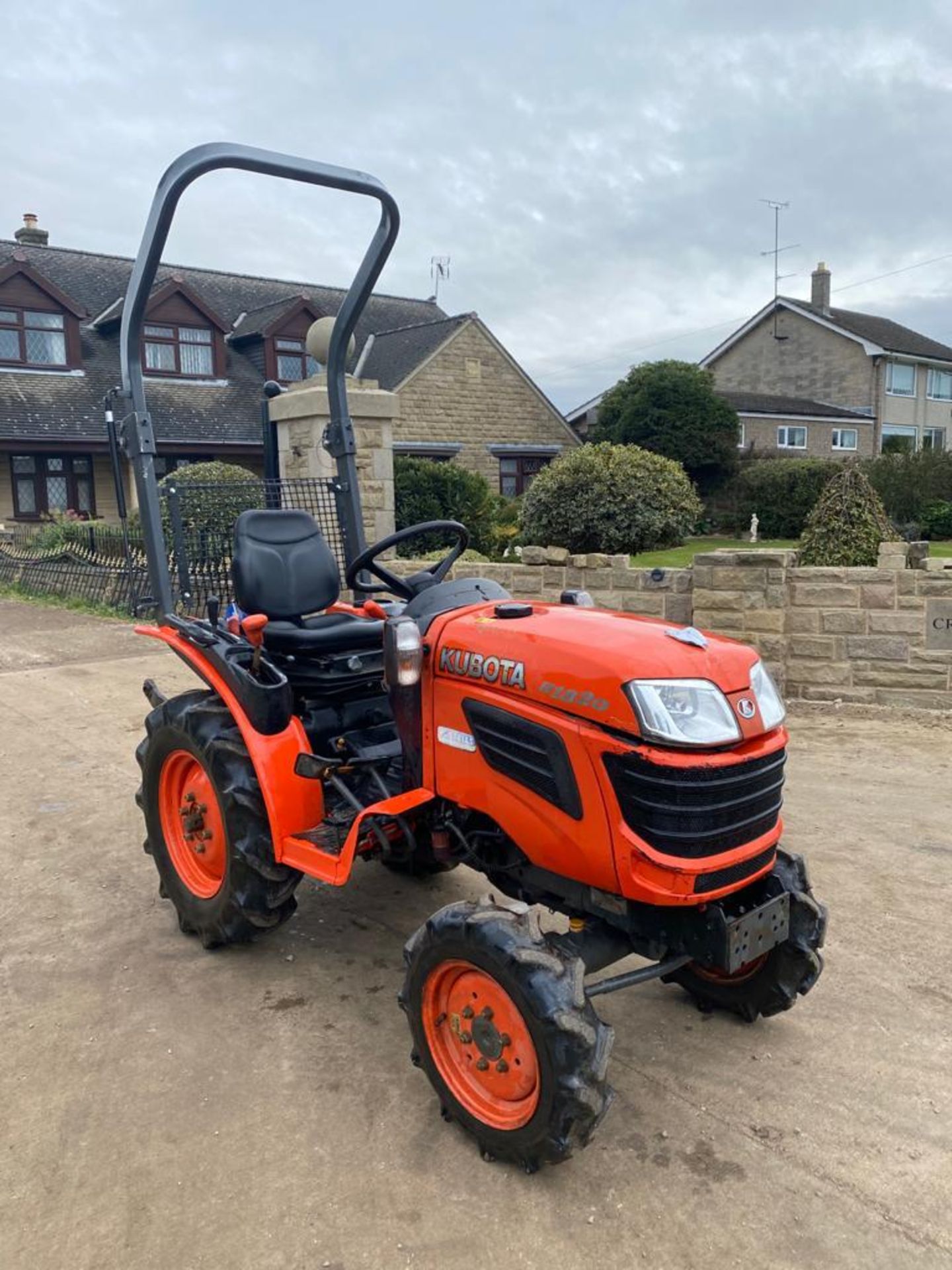 KUBOTA B1820 TRACTOR, RUNS AND DRIVES, CLEAN MACHINE *PLUS VAT*