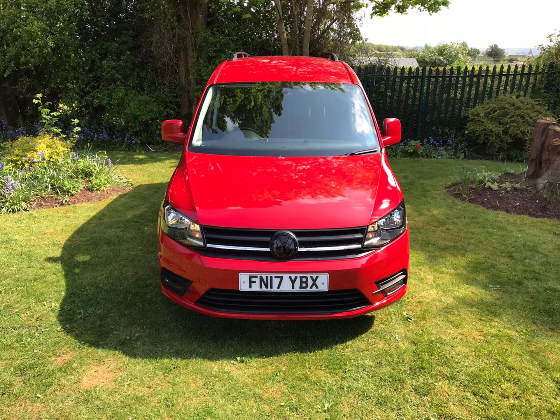 2017/17 REG VOLKSWAGEN CADDY MAXI C20 HIGHLINE TDI 2.0 DIESEL RED PANEL VAN, SHOWING 1 FORMER KEEPER - Image 2 of 26