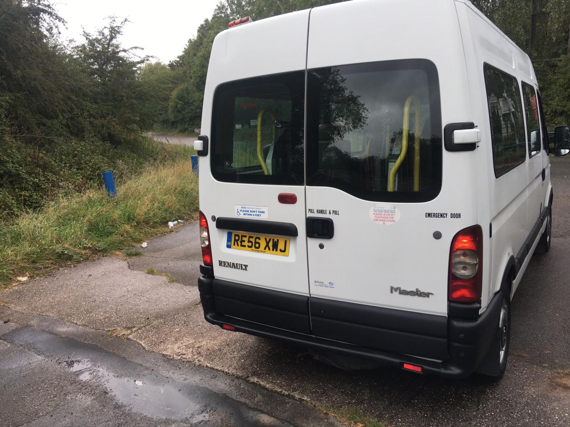 2006/56 REG RENAULT MASTER MM33 DCI 100 MWB MINIBUS 2.5 DIESEL, SHOWING 3 FORMER KEEPERS *NO VAT* - Image 6 of 38