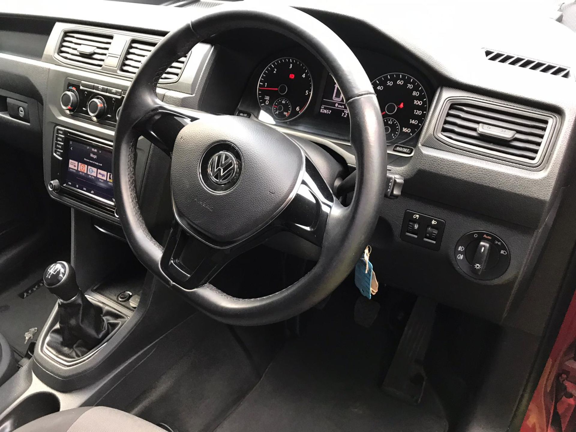 2017/17 REG VOLKSWAGEN CADDY MAXI C20 HIGHLINE TDI 2.0 DIESEL RED PANEL VAN, SHOWING 1 FORMER KEEPER - Bild 18 aus 26