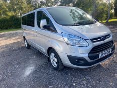 2015/15 REG FORD TOURNEO CUSTOM 300 LTD ECO-TECH 2.2 DIESEL SILVER MINIBUS, SHOWING 1 FORMER KEEPER