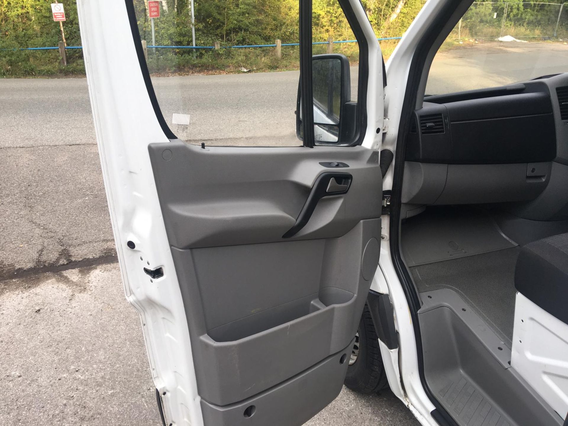 2017/67 REG MERCEDES-BENZ SPRINTER 314 CDI 2.2 DIESEL WHITE PANEL VAN, SHOWING 0 FORMER KEEPERS - Image 27 of 29