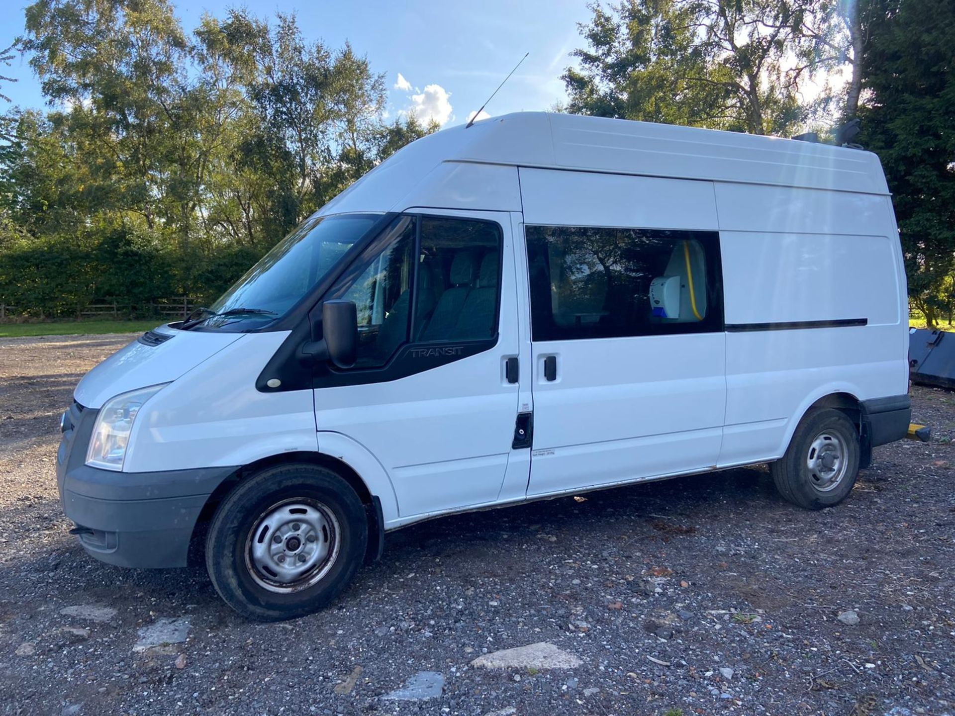 2011/61 REG FORD TRANSIT 100 T350L RWD 2.4 DIESEL WELFARE PANEL VAN, SHOWING 1 FORMER KEEPER - Image 3 of 13