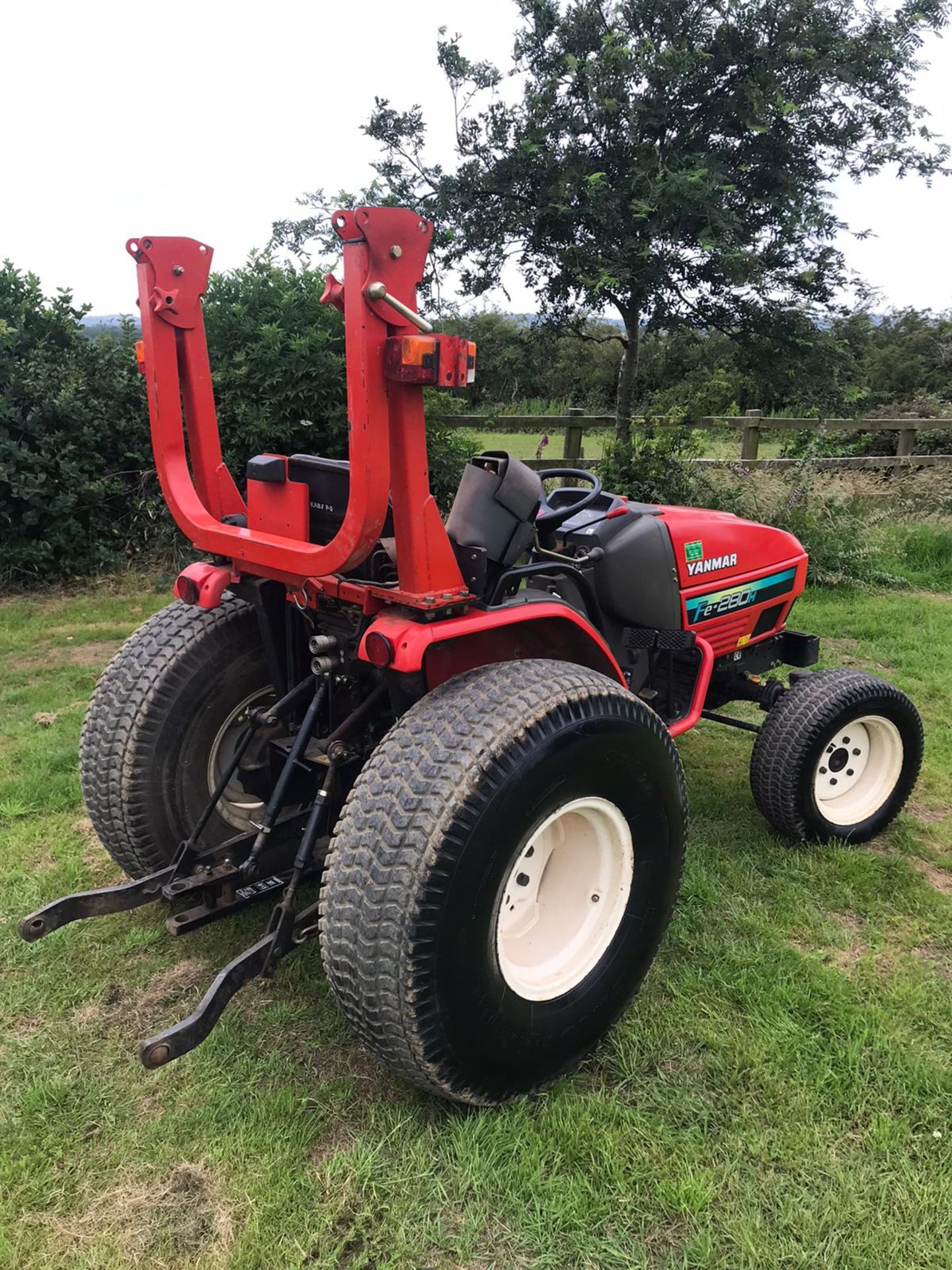YANMAR FE280H COMPACT TRACTOR, RUNS AND DRIVES, 28HP, SHOWING 715 HOURS *PLUS VAT* - Image 4 of 5