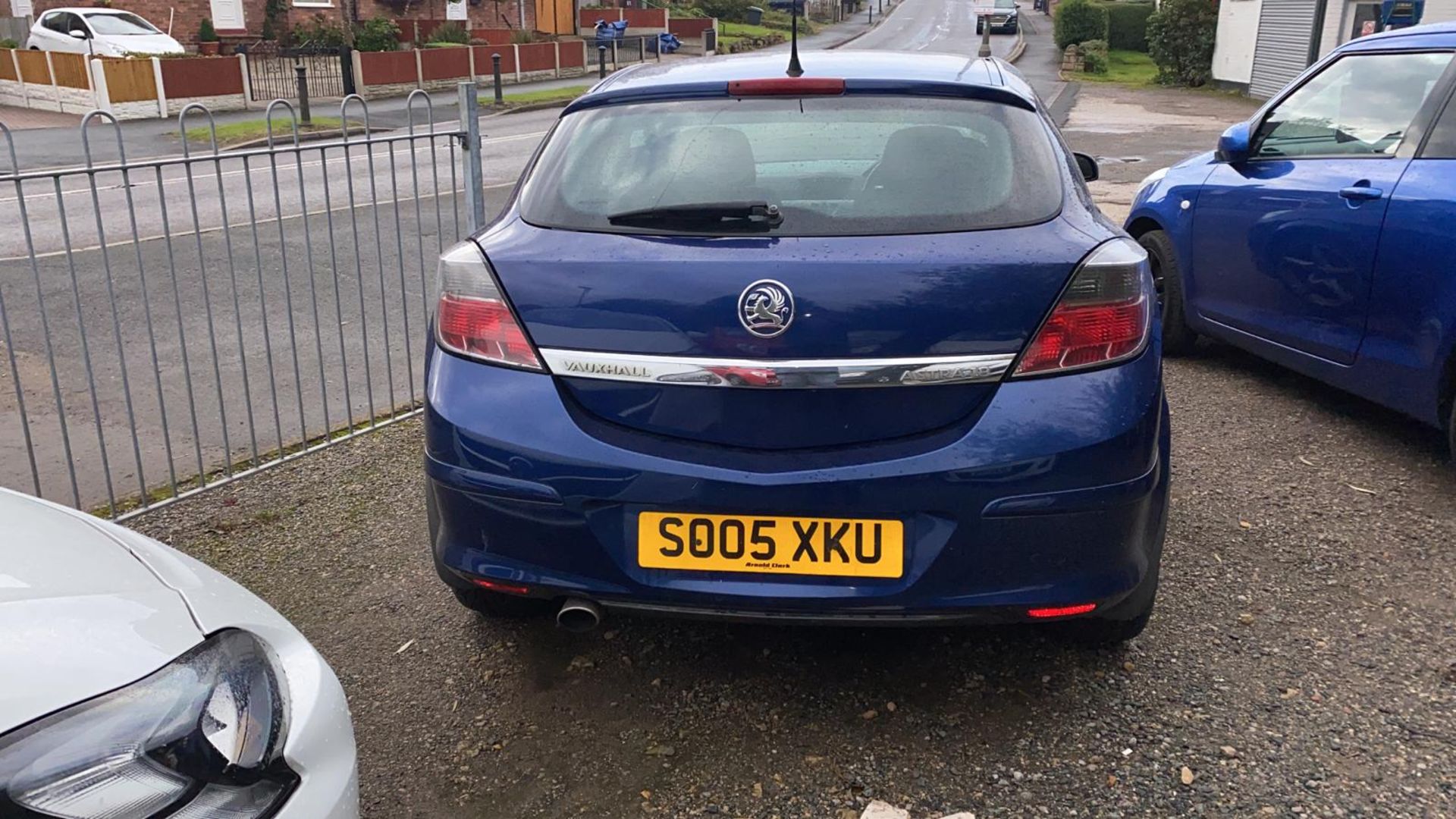 2005/05 REG VAUXHALL ASTRA SRI+ 1.8 PETROL BLUE 3 DOOR HATCHBACK, SHOWING 4 FORMER KEEPERS *NO VAT* - Image 4 of 8