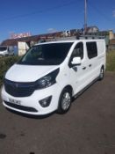 2016/16 REG VAUXHALL VIVARO 2900 SPORT BT CDTI ECOFLEX 1.6 WHITE CREW VAN, SHOWING 1 FORMER KEEPER