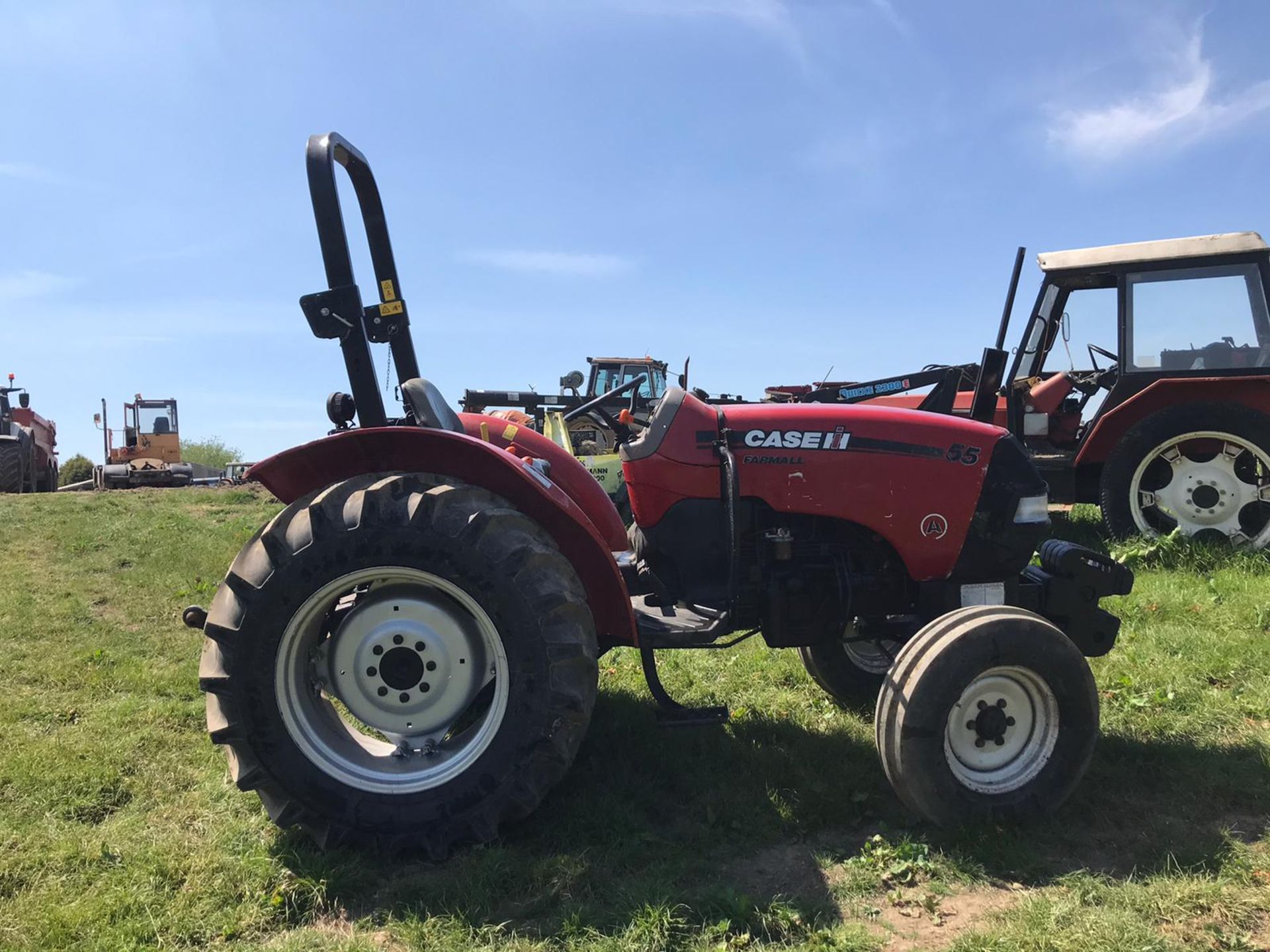2014 CASE FARMALL 55 COMPACT TRACTOR W/ ROLL BAR, RUNS AND DRIVES *PLUS VAT* - Image 3 of 5