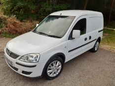 2011/11 REG VAUXHALL COMBO 2000 SE CDTI 1.25 DIESEL WHITE VAN, SHOWING 2 FORMER KEEPERS *NO VAT*