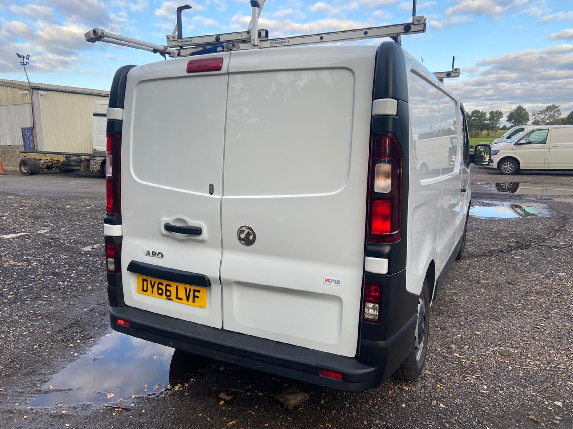 2016/66 REG VAUXHALL VIVARO 2900 CDTI 1.6 DIESEL WHITE PANEL VAN, SHOWING 0 FORMER KEEPERS - Image 7 of 9