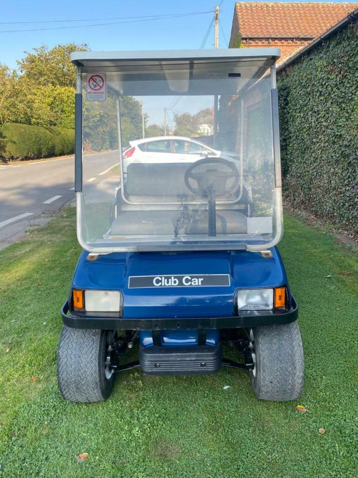 CLUB CAR CARRY ALL, PETROL, ONLY 733 HOURS, EXTRA LONG BODY - ideal HOTEL COMPLEX *PLUS VAT* - Bild 12 aus 12