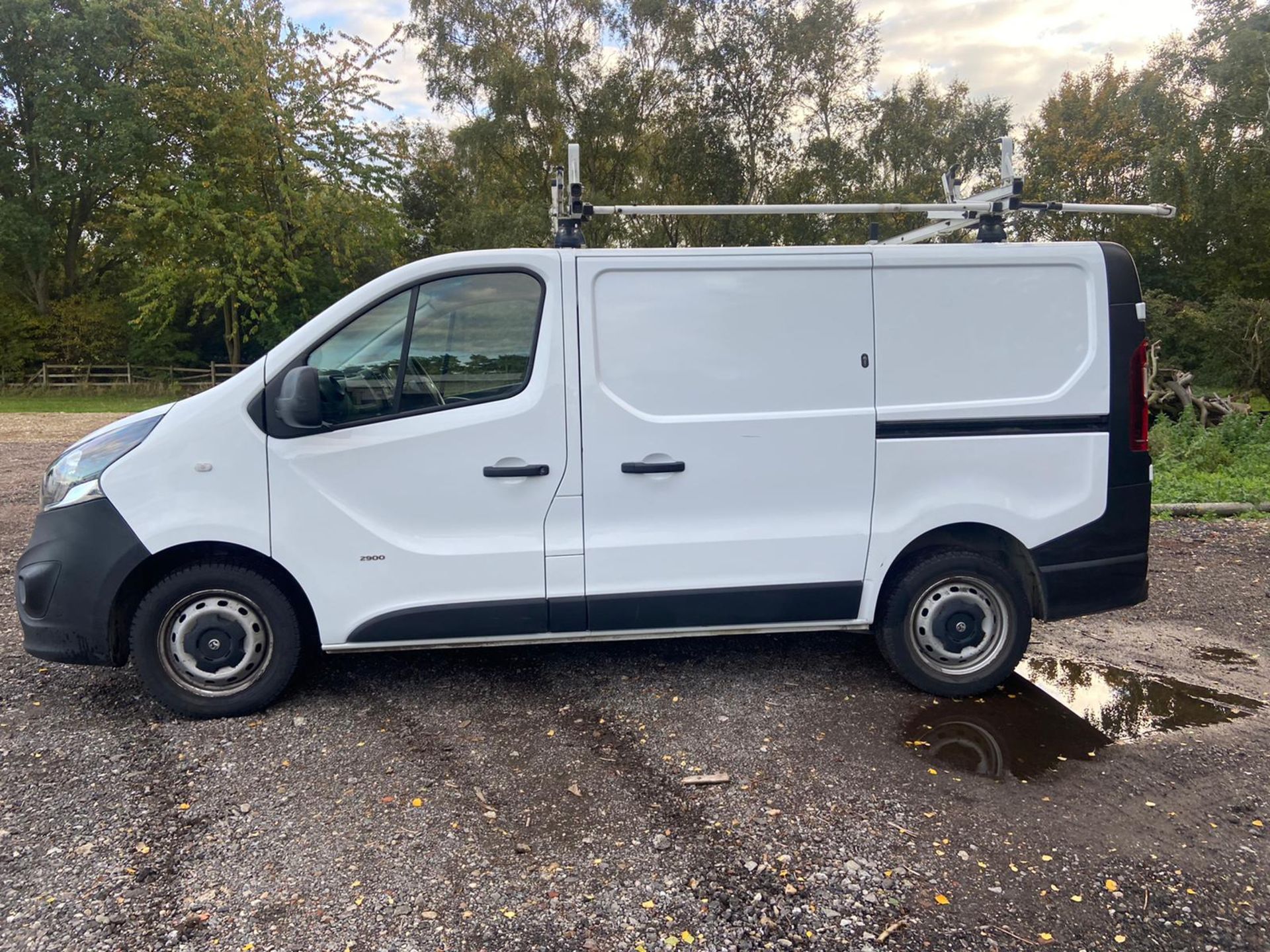 2016/66 REG VAUXHALL VIVARO 2900 CDTI 1.6 DIESEL WHITE PANEL VAN, SHOWING 0 FORMER KEEPERS - Image 3 of 9