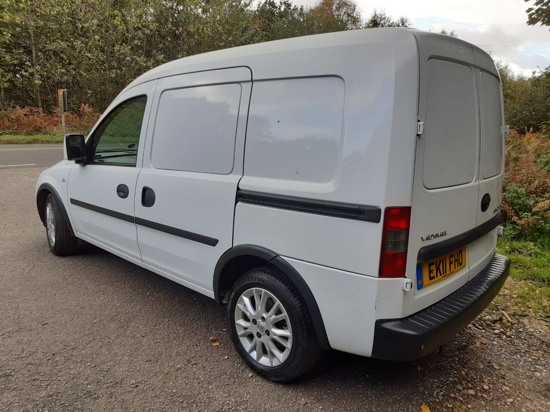 2011/11 REG VAUXHALL COMBO 2000 SE CDTI 1.25 DIESEL WHITE VAN, SHOWING 2 FORMER KEEPERS *NO VAT* - Image 6 of 12