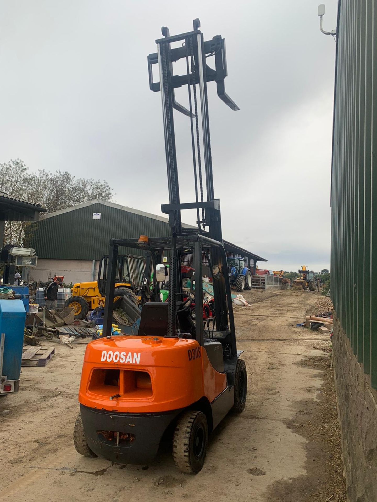 2012 DOOSAN D30S FORKLIFT, RUNS, DRIVES AND LIFTS, CLEAN MACHINE *PLUS VAT* - Image 2 of 5