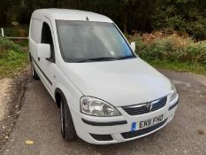 2011/11 REG VAUXHALL COMBO 2000 SE CDTI 1.25 DIESEL WHITE VAN, SHOWING 2 FORMER KEEPERS *NO VAT*