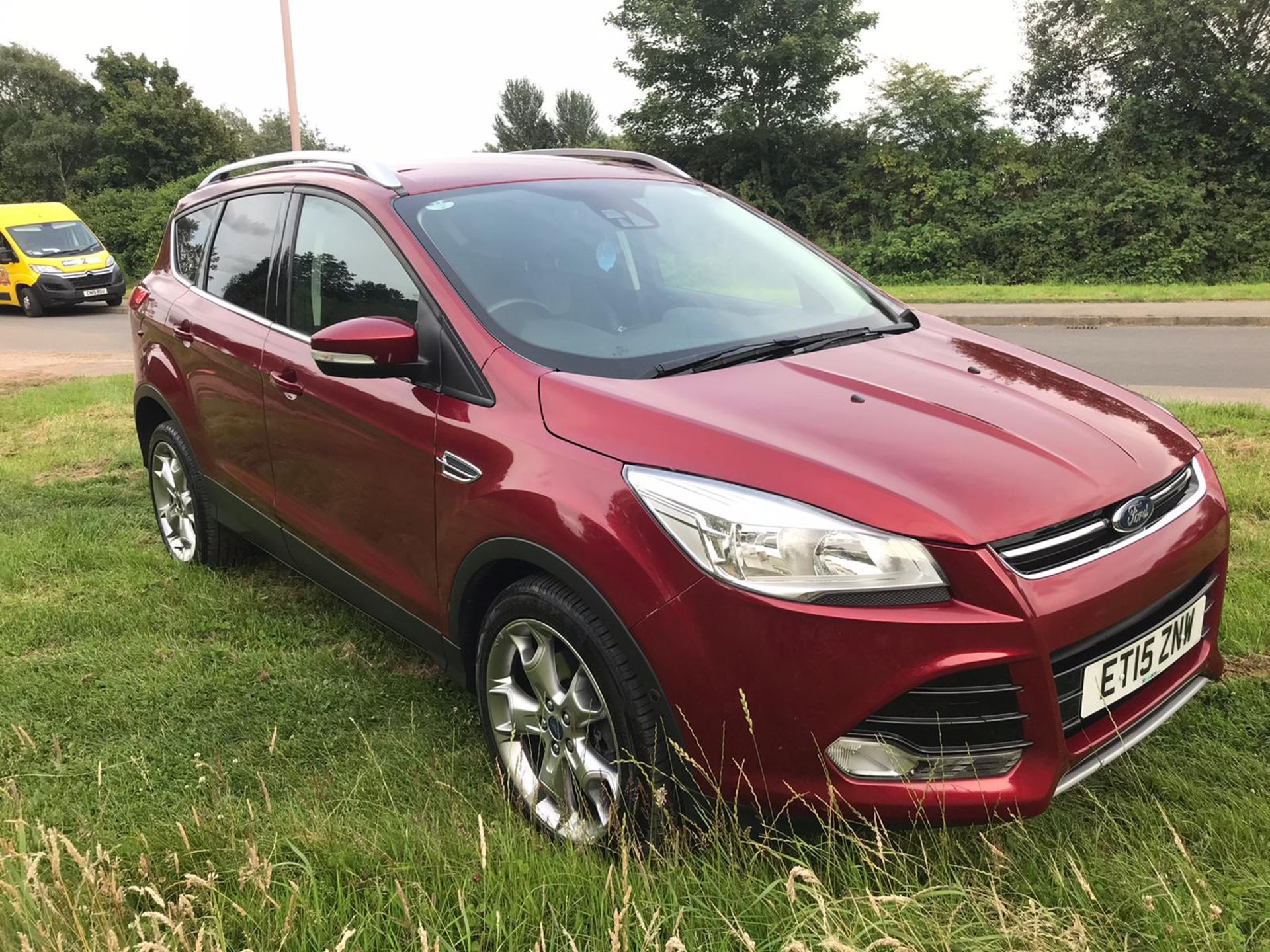 2015/15 REG FORD KUGA TITANIUM TDCI 2.0 DIESEL RED 5 DOOR, SHOWING 3 FORMER KEEPERS *NO VAT*