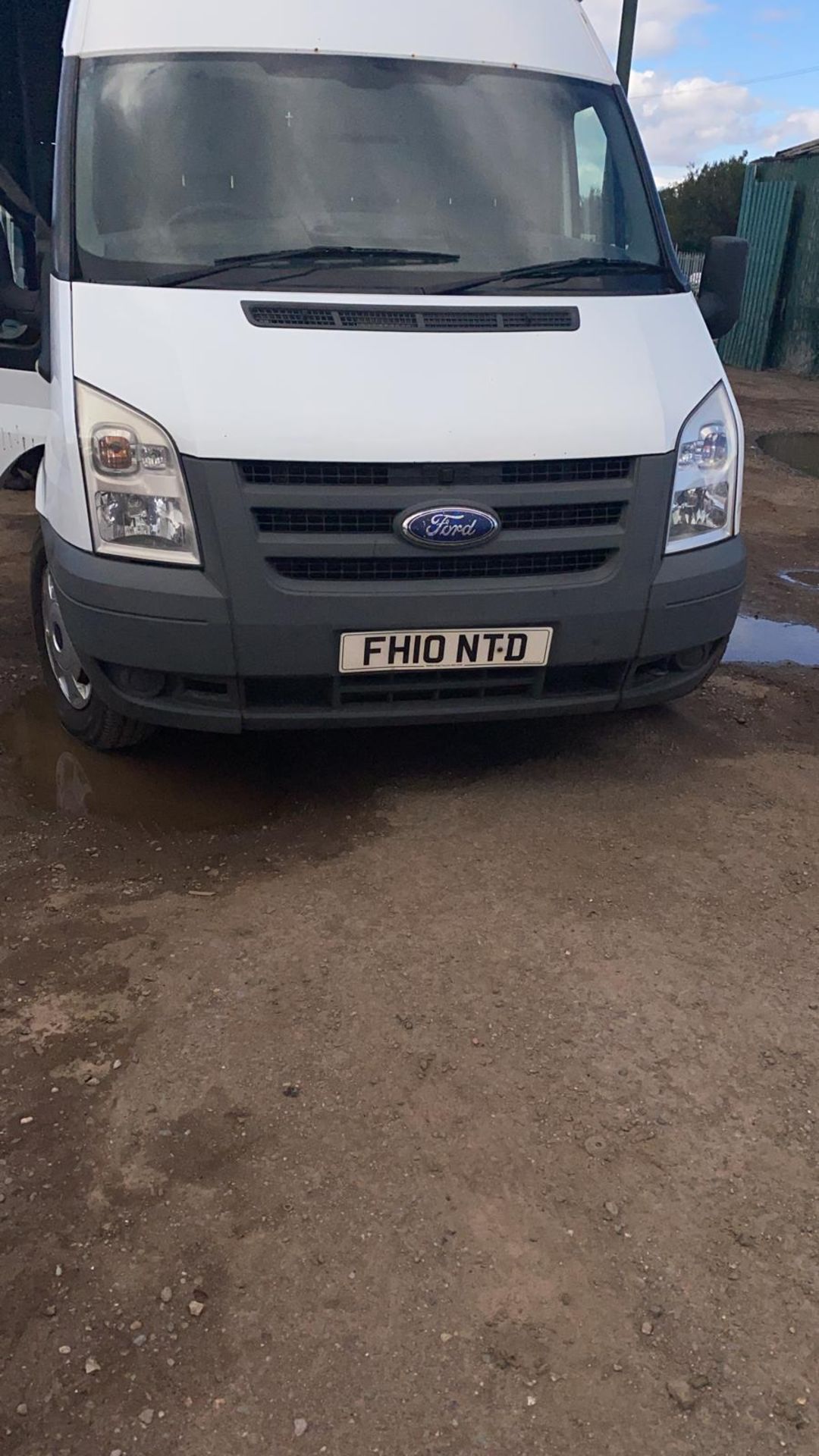 2010/10 REG FORD TRANSIT 115 T350L RWD 2.4 DIESEL WHITE PANEL VAN, SHOWING 3 FORMER KEEPERS *NO VAT* - Image 2 of 12