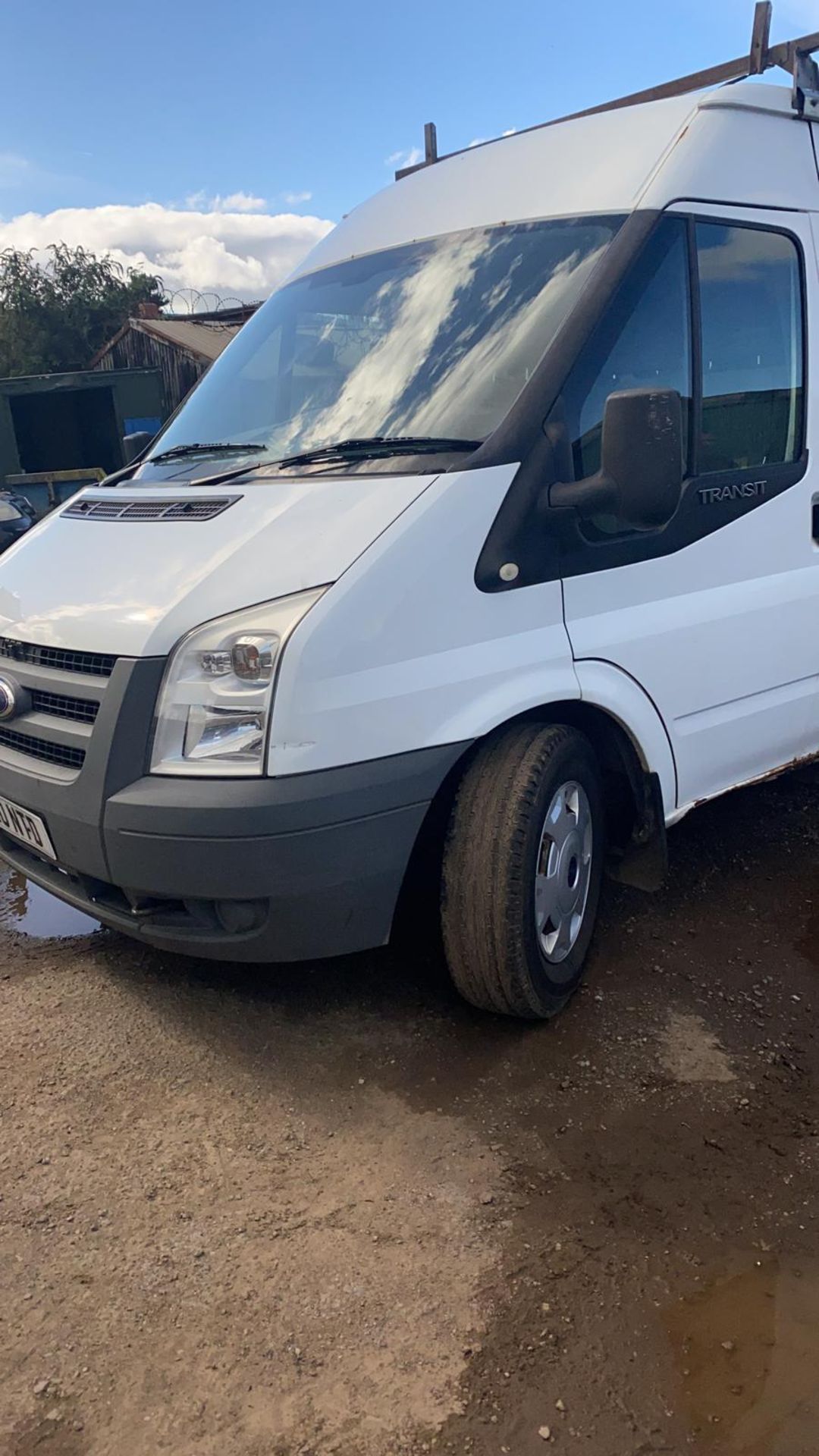 2010/10 REG FORD TRANSIT 115 T350L RWD 2.4 DIESEL WHITE PANEL VAN, SHOWING 3 FORMER KEEPERS *NO VAT* - Image 3 of 12