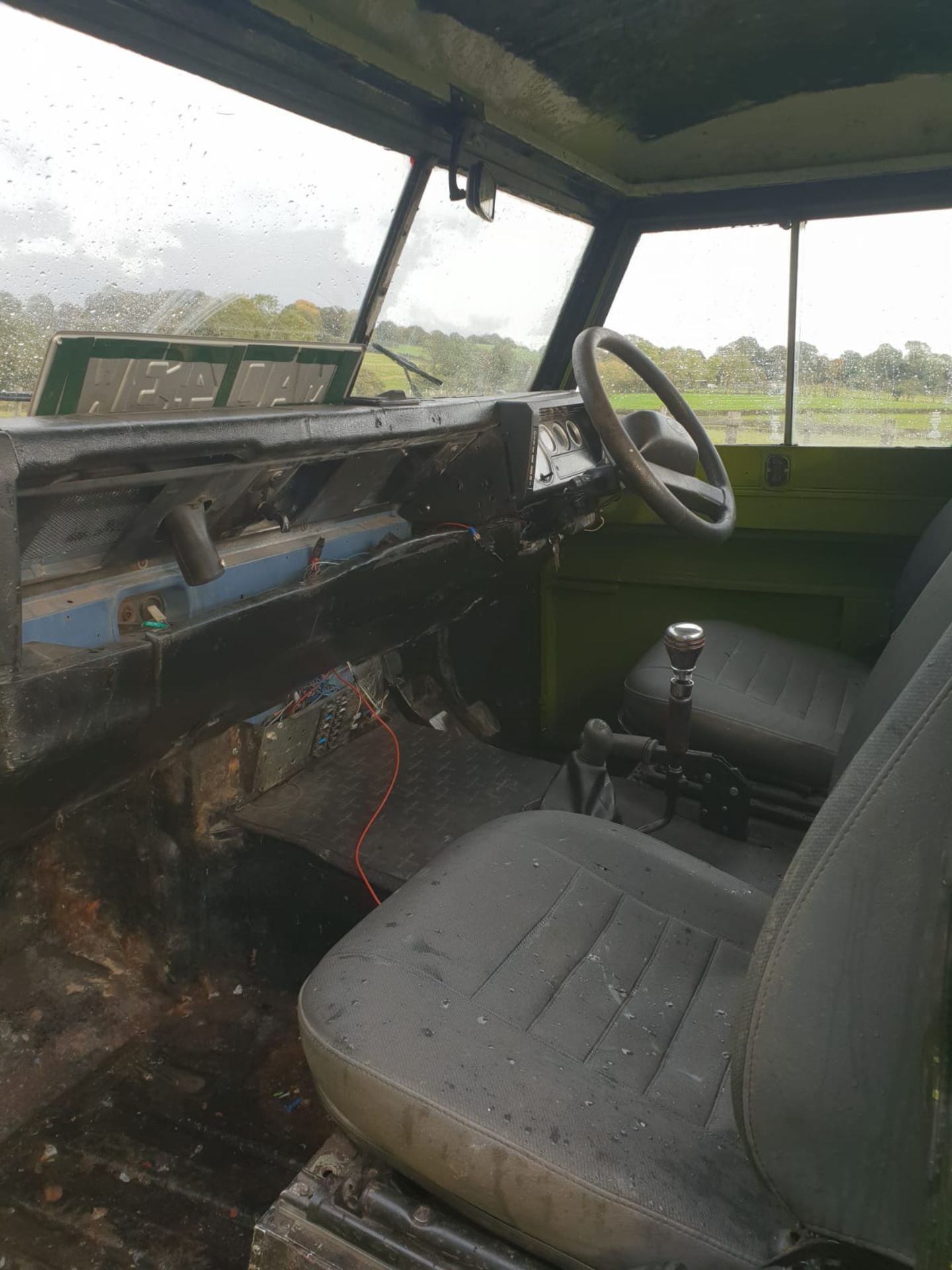 1981 LAND ROVER DEFENDER SERIES 3 TAX EXEMPT, FITTED WITH A 300TDI ENGINE, 4 INCH LIFT KIT *NO VAT* - Image 9 of 11