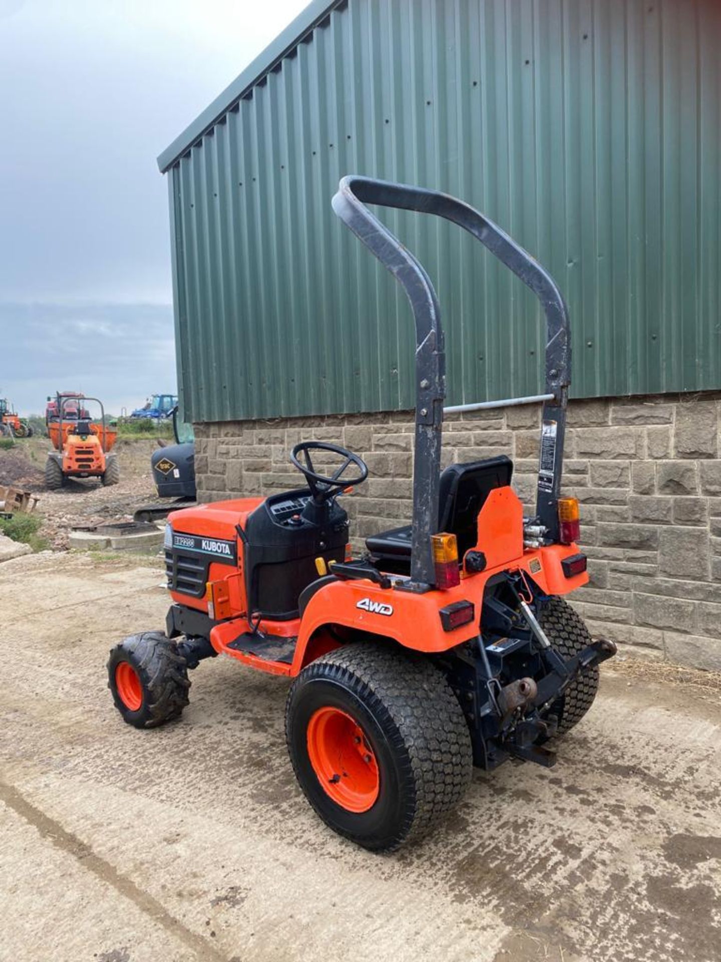 KUBOTA BX2200 COMPACT TRACTOR, RUNS AND DRIVES, CLEAN MACHINE *PLUS VAT* - Image 4 of 4