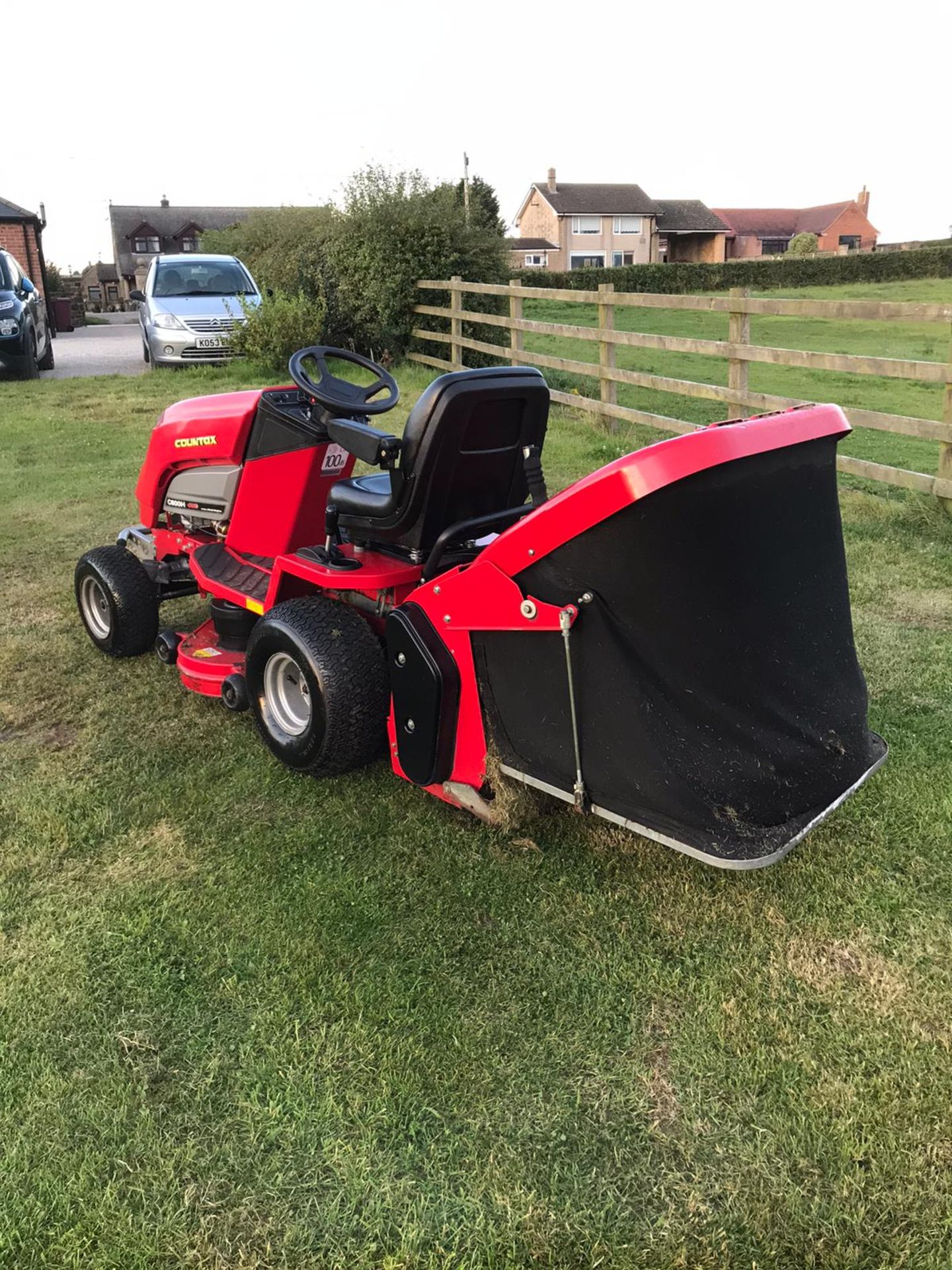 COUNTAX C600H 4WD RIDE ON LAWN MOWER, RUNS, DRIVES AND CUTS, CLEAN MACHINE, GREAT CONDITON *NO VAT* - Image 4 of 6