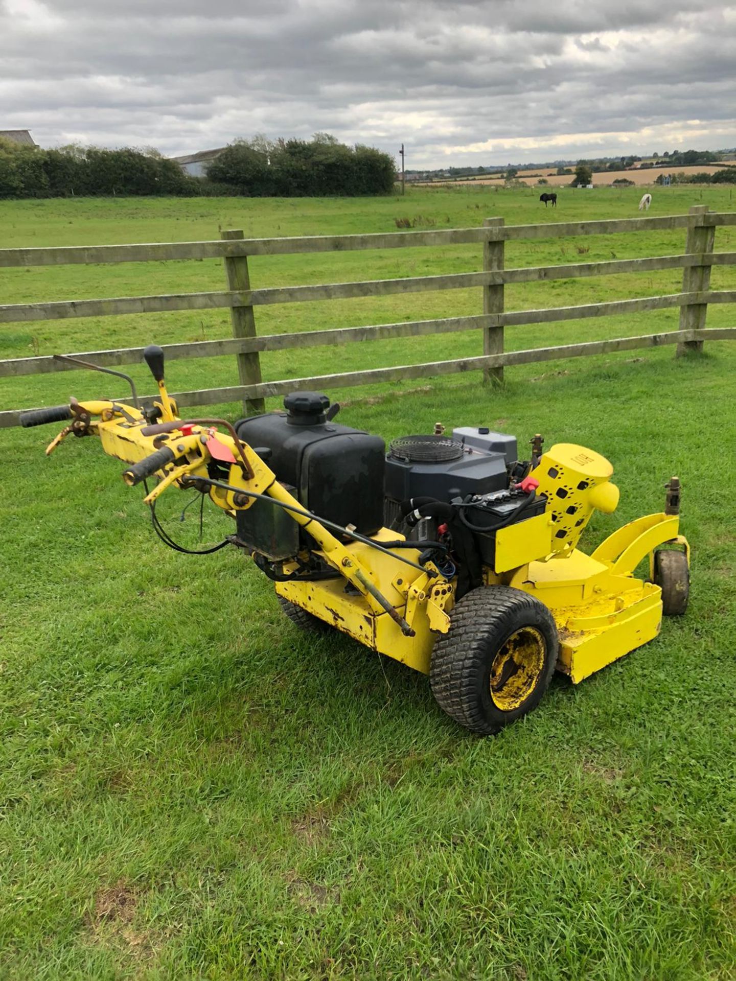 GREAT DANE GATEWAY PEDESTRIAN MOWER, SELF PROPELLED, RUNS, DRIVES AND CUTS *PLUS VAT* - Image 4 of 4