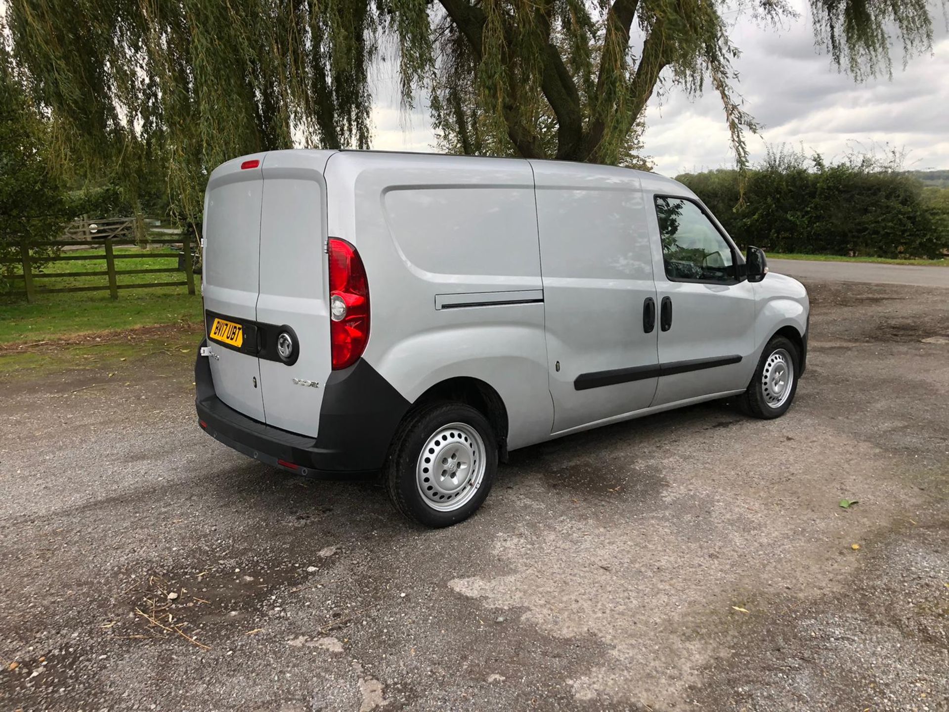 2017/17 REG VAUXHALL COMBO 2300 CDTI ECOFLEX S/S 1.25 DIESEL PANEL VAN, SHOWING 0 FORMER KEEPERS - Image 6 of 10