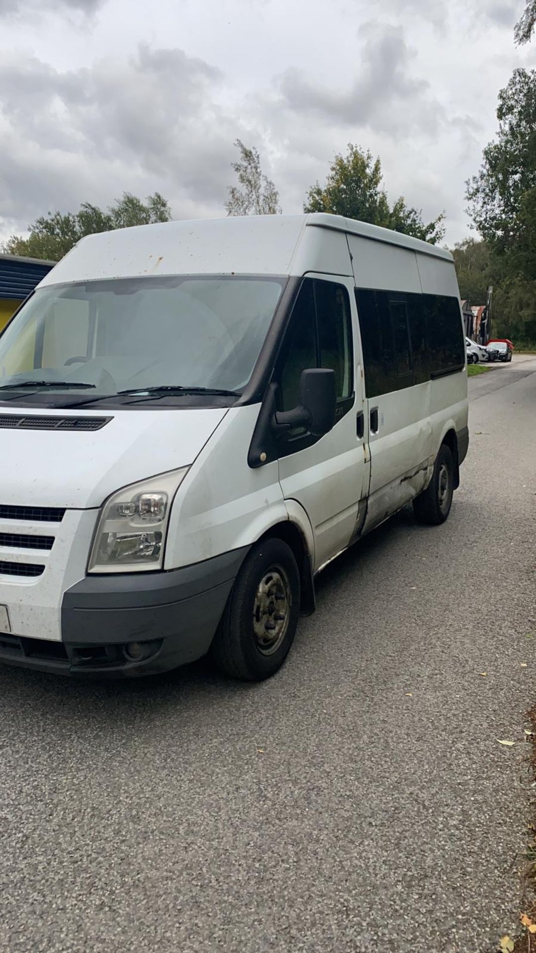 2009/59 REG FORD TRANSIT 115 T300M FWD 2.2 DIESEL MINIBUS, SHOWING 1 FORMER KEEPER *NO VAT* - Image 3 of 11