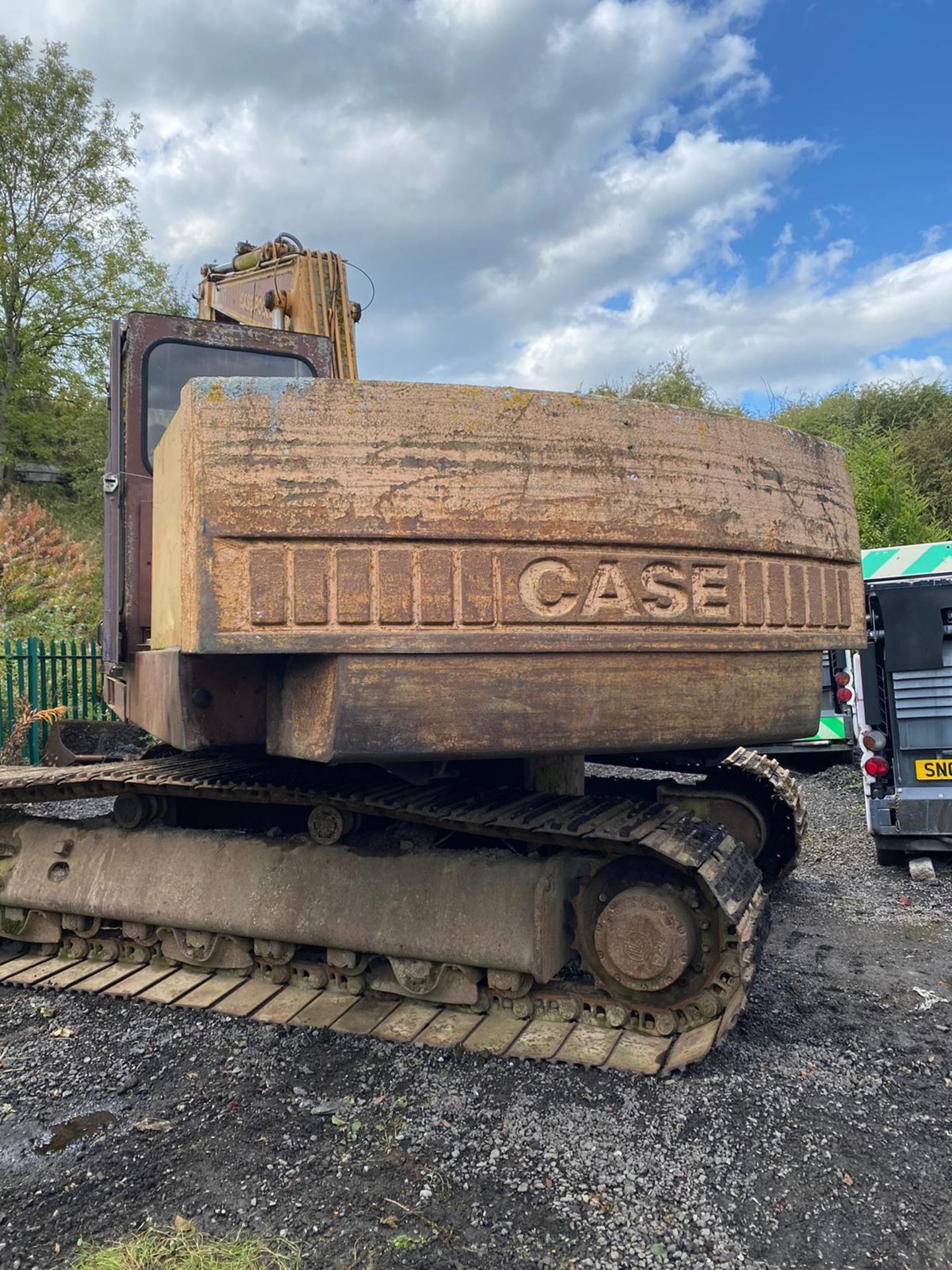 CASE POCLAIN 1088 STEEL TRACKED EXCAVATOR / DIGGER, RUNS, DRIVES AND DIGS *PLUS VAT* - Image 2 of 6