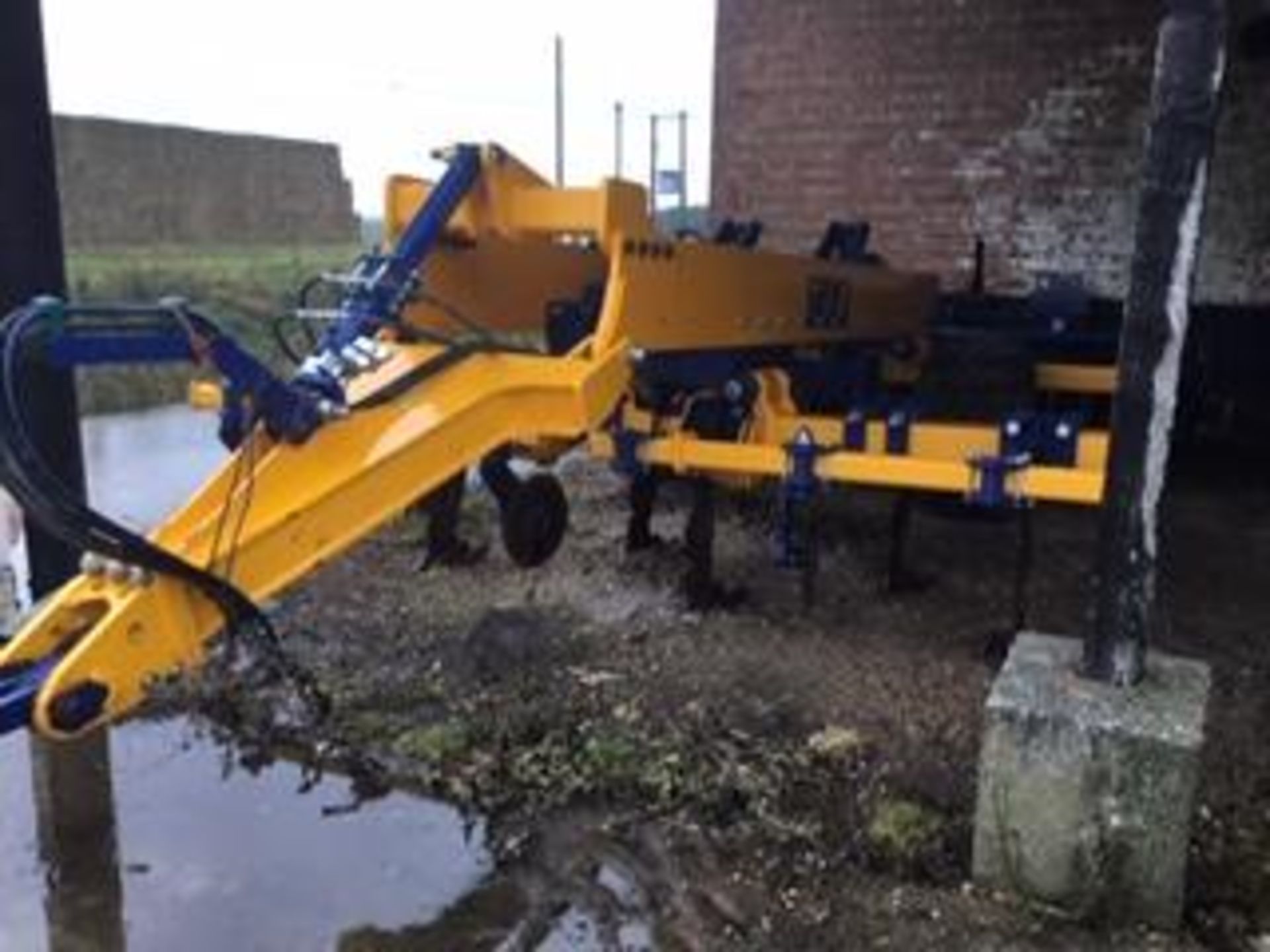 2015 TWB 4M TRAILED SUBSOILER, HYDRAULIC FOLDING, FRONT CUTTING DISCS, DOUBLE DD REAR PACKER - Image 12 of 19