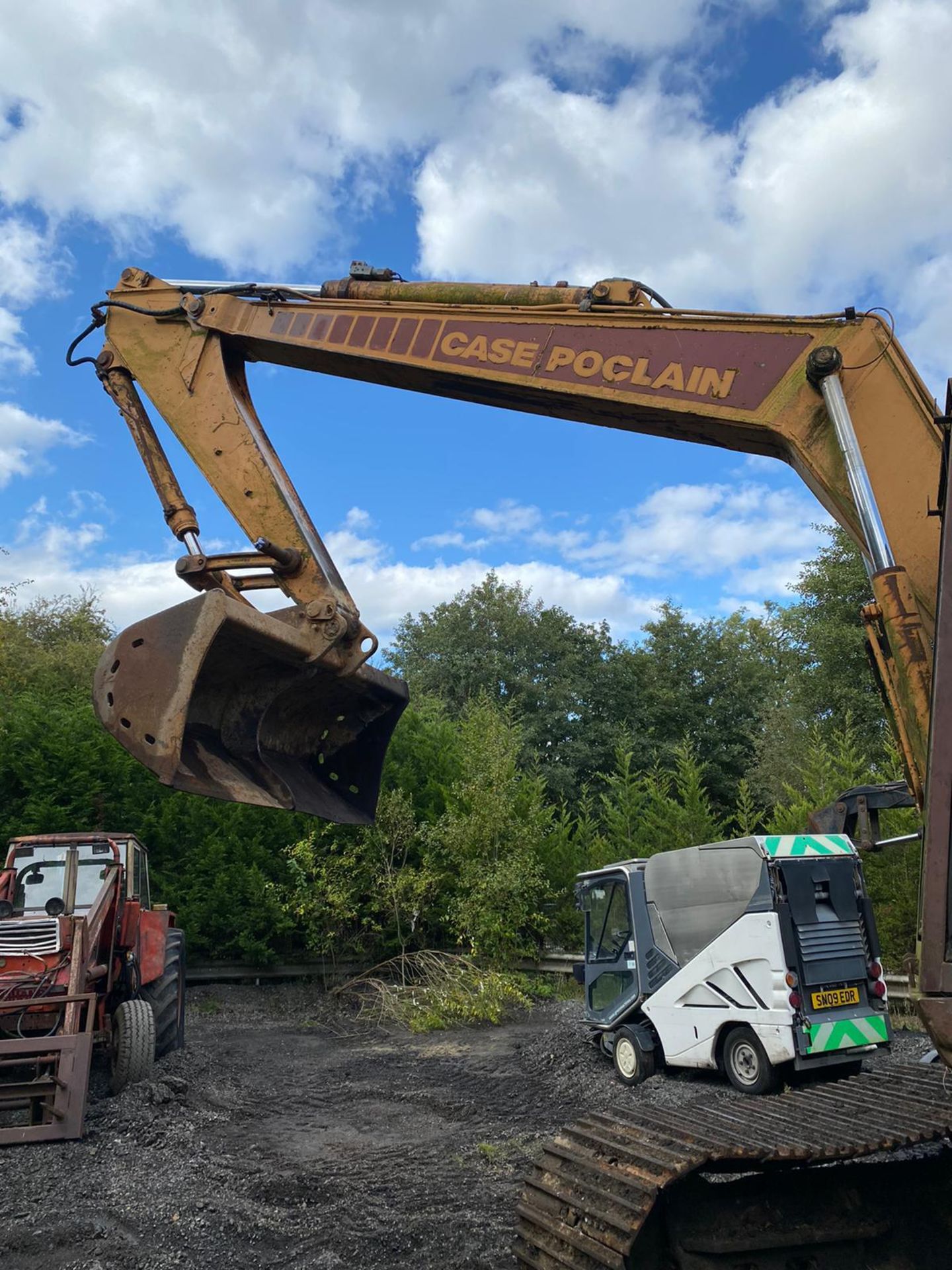 CASE POCLAIN 1088 STEEL TRACKED EXCAVATOR / DIGGER, RUNS, DRIVES AND DIGS *PLUS VAT* - Image 3 of 6