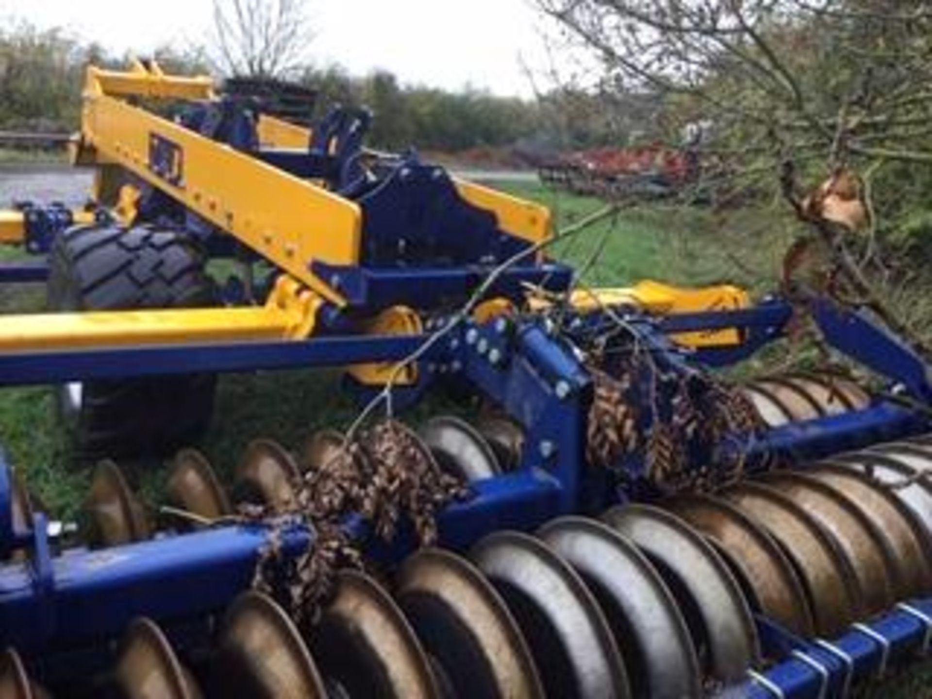 2015 TWB 4M TRAILED SUBSOILER, HYDRAULIC FOLDING, FRONT CUTTING DISCS, DOUBLE DD REAR PACKER - Image 16 of 19