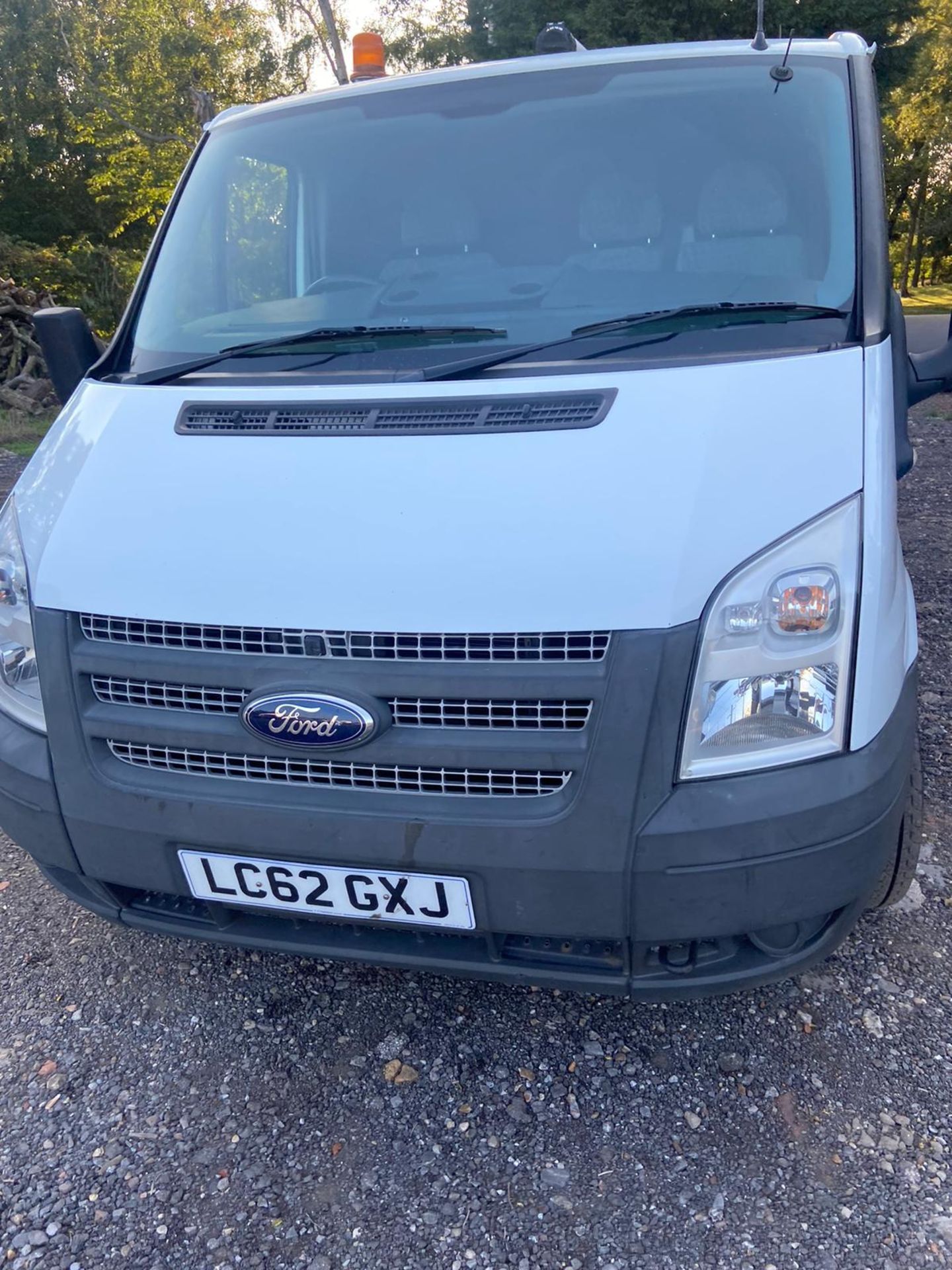 2012/62 REG FORD TRANSIT 100 T300 FWD 2.2 DIESEL WHITE PANEL VAN, SHOWING 0 FORMER KEEPERS *PLUS VAT - Image 3 of 7