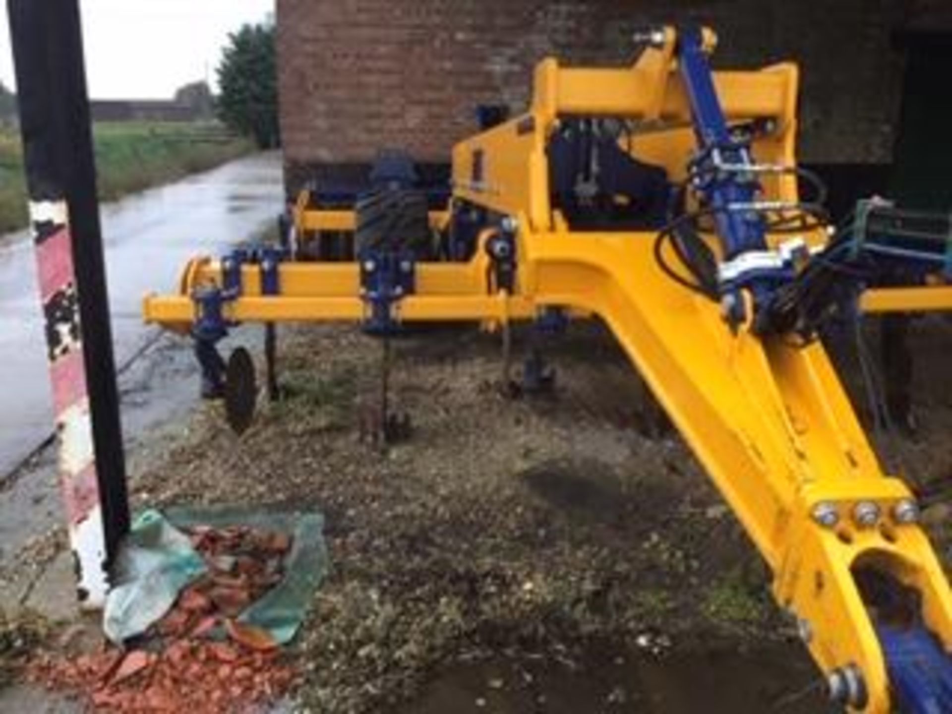 2015 TWB 4M TRAILED SUBSOILER, HYDRAULIC FOLDING, FRONT CUTTING DISCS, DOUBLE DD REAR PACKER - Image 14 of 19
