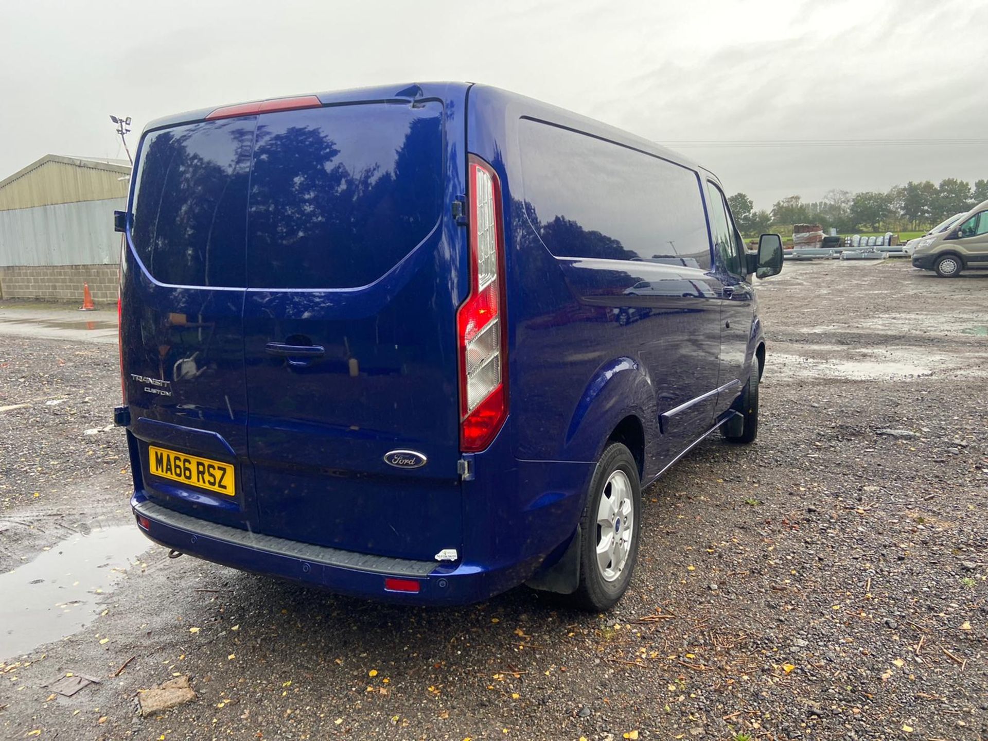 2016/66 REG FORD TRANSIT CUSTOM 270 LIMITED 2.0 DIESEL BLUE PANEL VAN, SHOWING 0 FORMER KEEPERS - Image 5 of 9