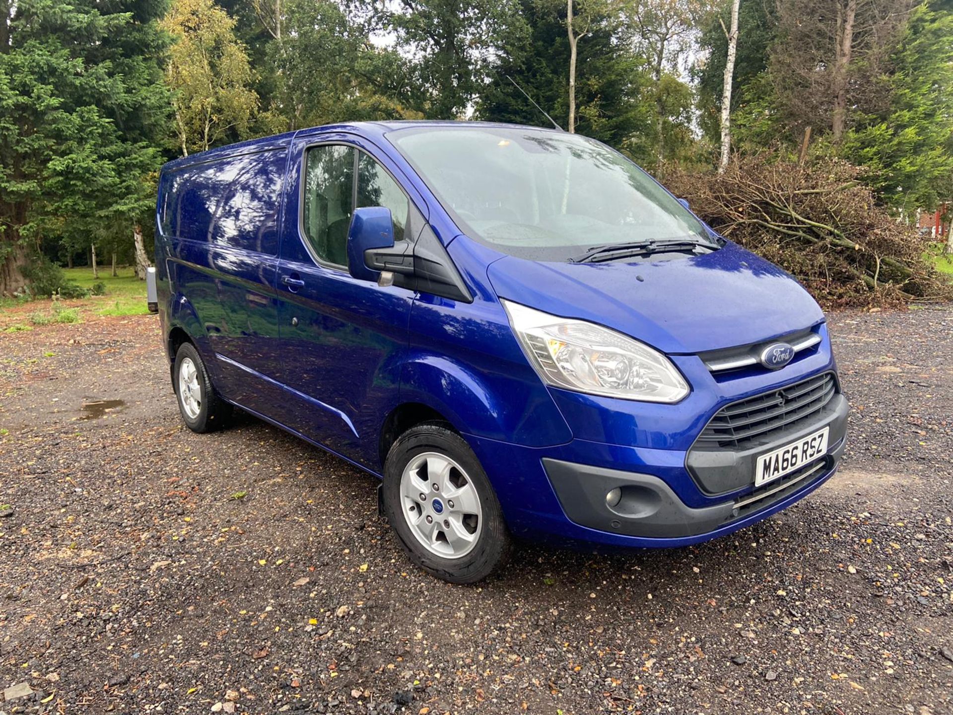 2016/66 REG FORD TRANSIT CUSTOM 270 LIMITED 2.0 DIESEL BLUE PANEL VAN, SHOWING 0 FORMER KEEPERS