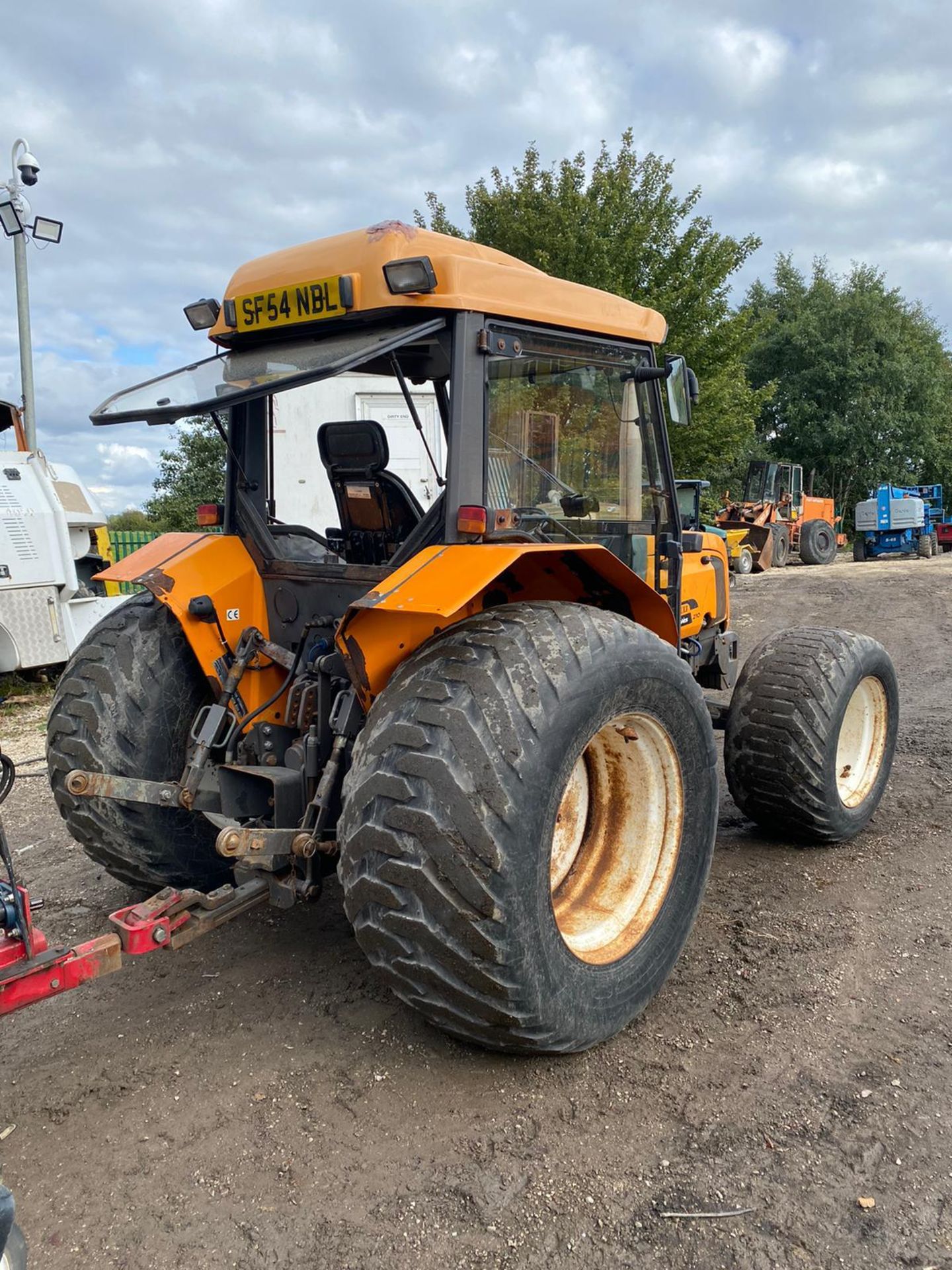 2005 RENAULT 210 PALES TRACTOR, RUNS AND DRIVES *PLUS VAT* - Image 4 of 5