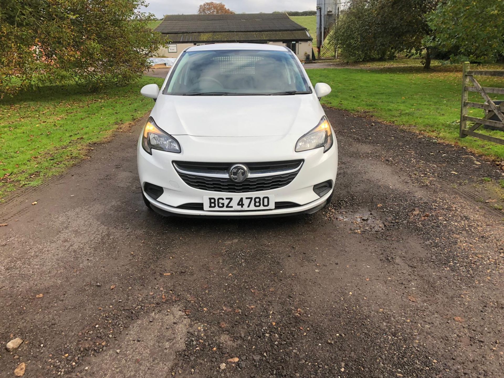 2016 VAUXHALL CORSA CDTI ECOFLEX 1.25 DIESEL WHITE CAR / VAN, SHOWING 0 FORMER KEEPERS *PLUS VAT* - Image 2 of 13