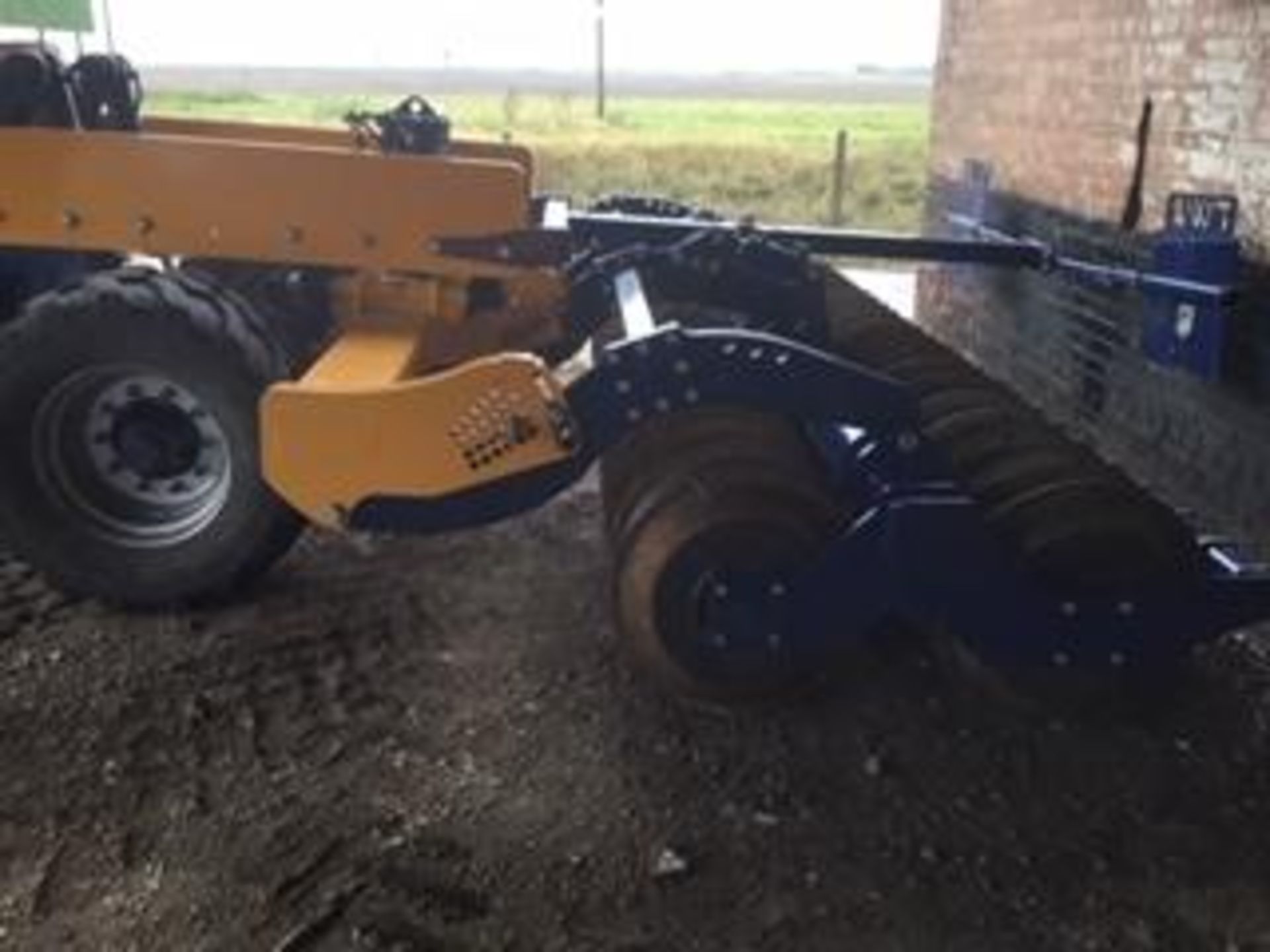 2015 TWB 4M TRAILED SUBSOILER, HYDRAULIC FOLDING, FRONT CUTTING DISCS, DOUBLE DD REAR PACKER - Image 10 of 19