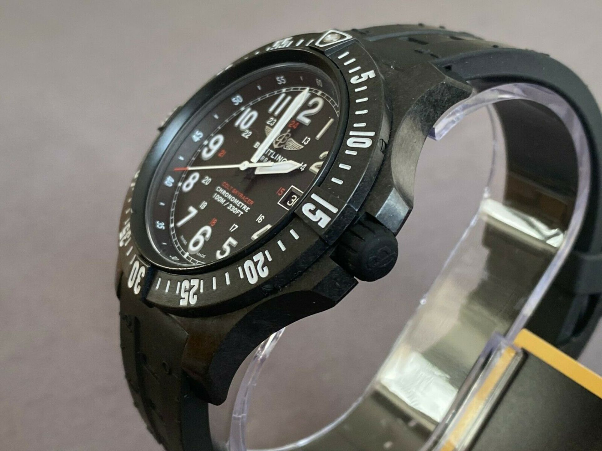 BREITLING COLT SKYRACER MENS WRIST WATCH IN BREITLIGHT BLACK - MINT, AS NEW CONDITION *NO VAT* - Image 6 of 9