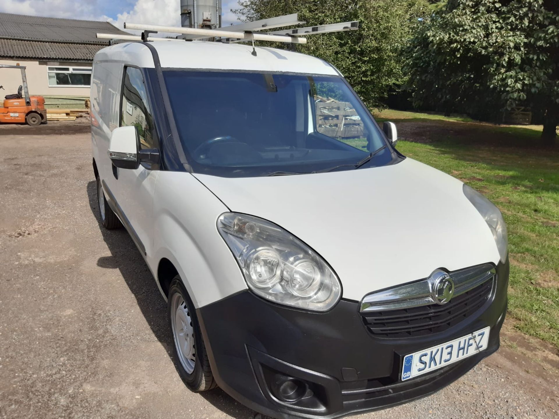 2013/13 REG VAUXHALL COMBO 2000 L1H1 CDTI SS ECOFLEX 1.25 DIESEL WHITE PANEL VAN *NO VAT* - Image 2 of 8