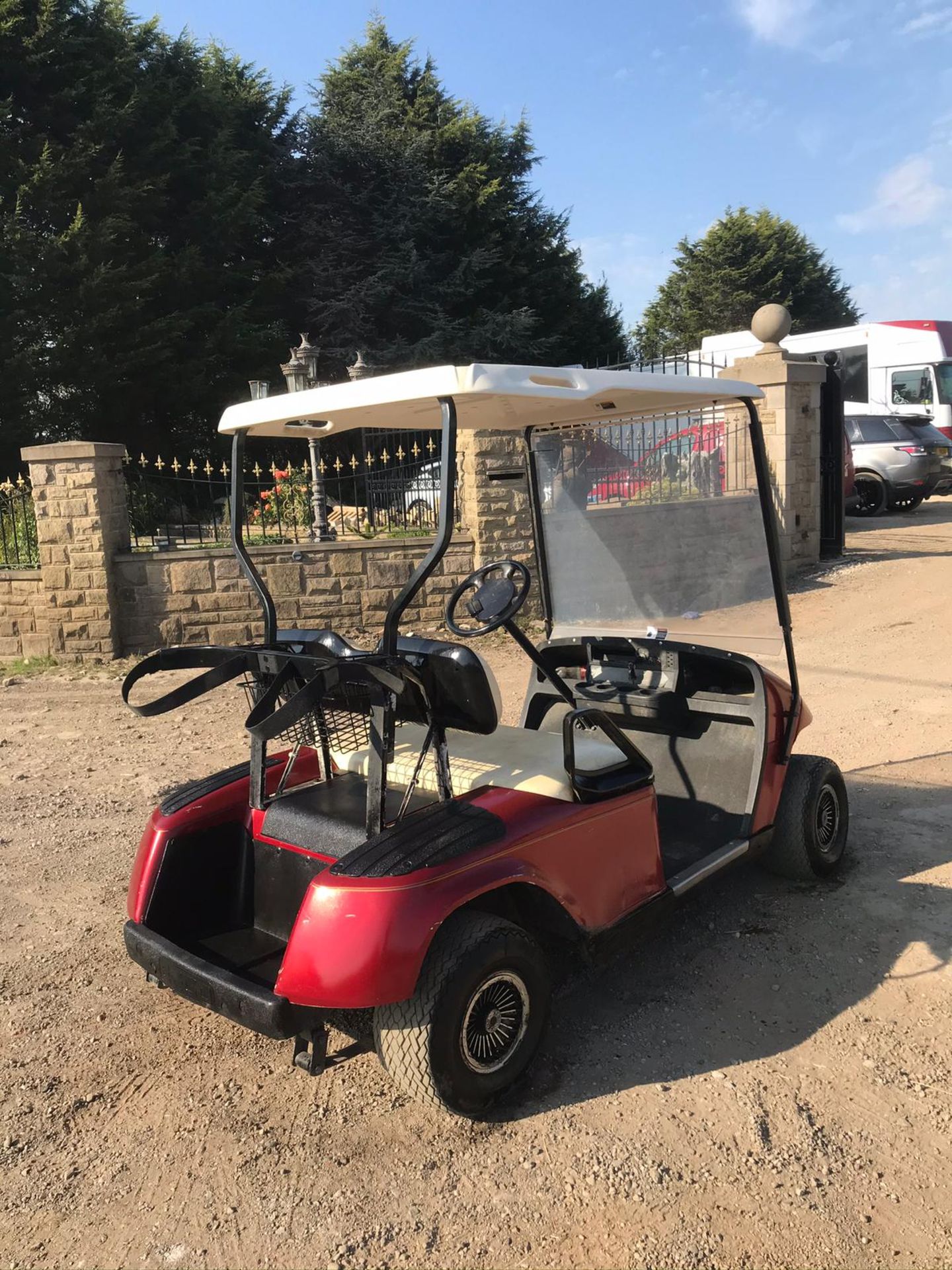 EZGO GOLF CART / BUGGY, RUNS AND DRIVES, CLEAN MACHINE, PETROL ENGINE *PLUS VAT* - Image 2 of 4