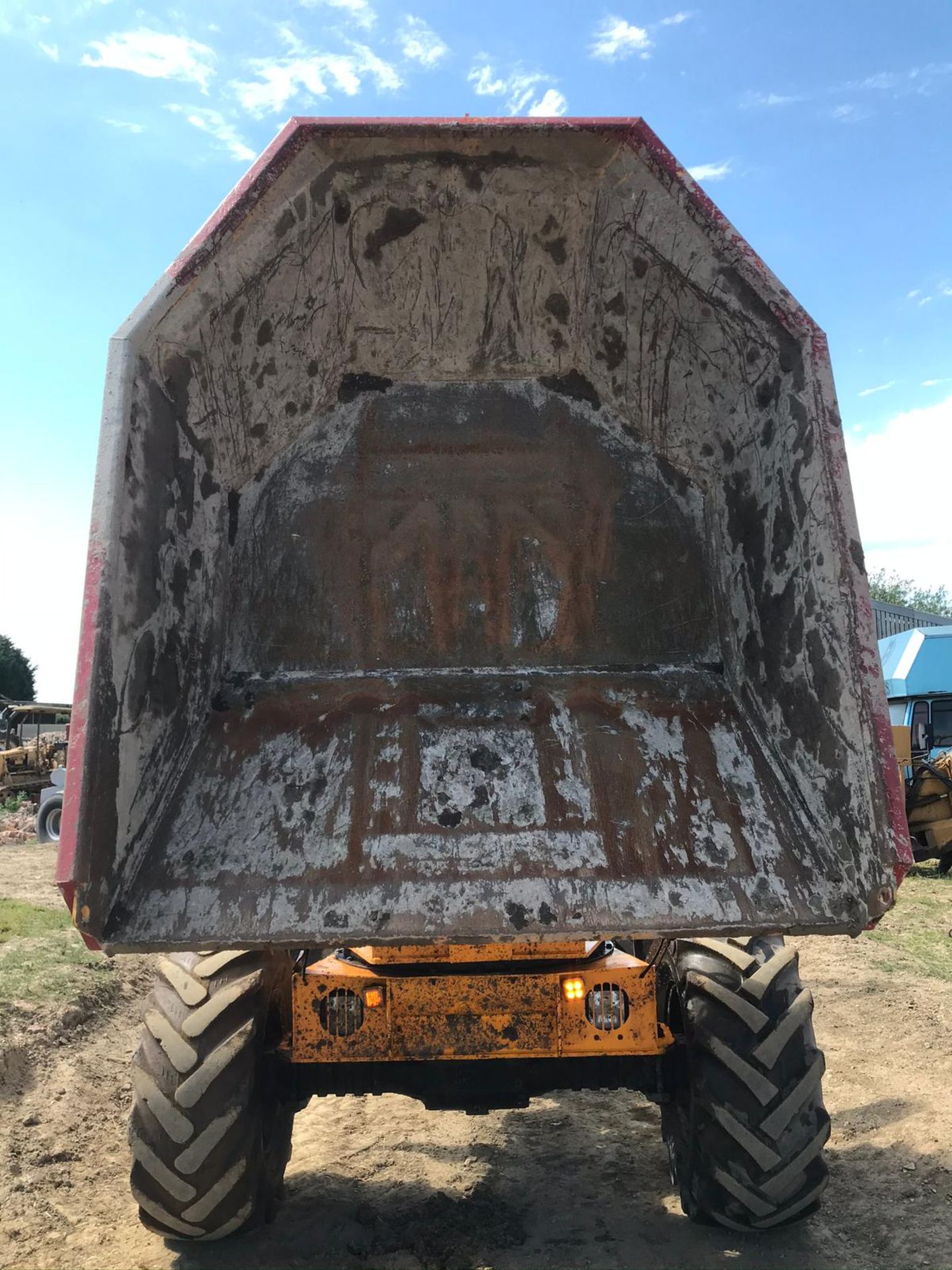 2012 THWAITES 6 TON DUMPER, SWIVEL SKIP, RUNS, DRIVES AND DUMPS, CLEAN MACHINE *PLUS VAT* - Image 3 of 6