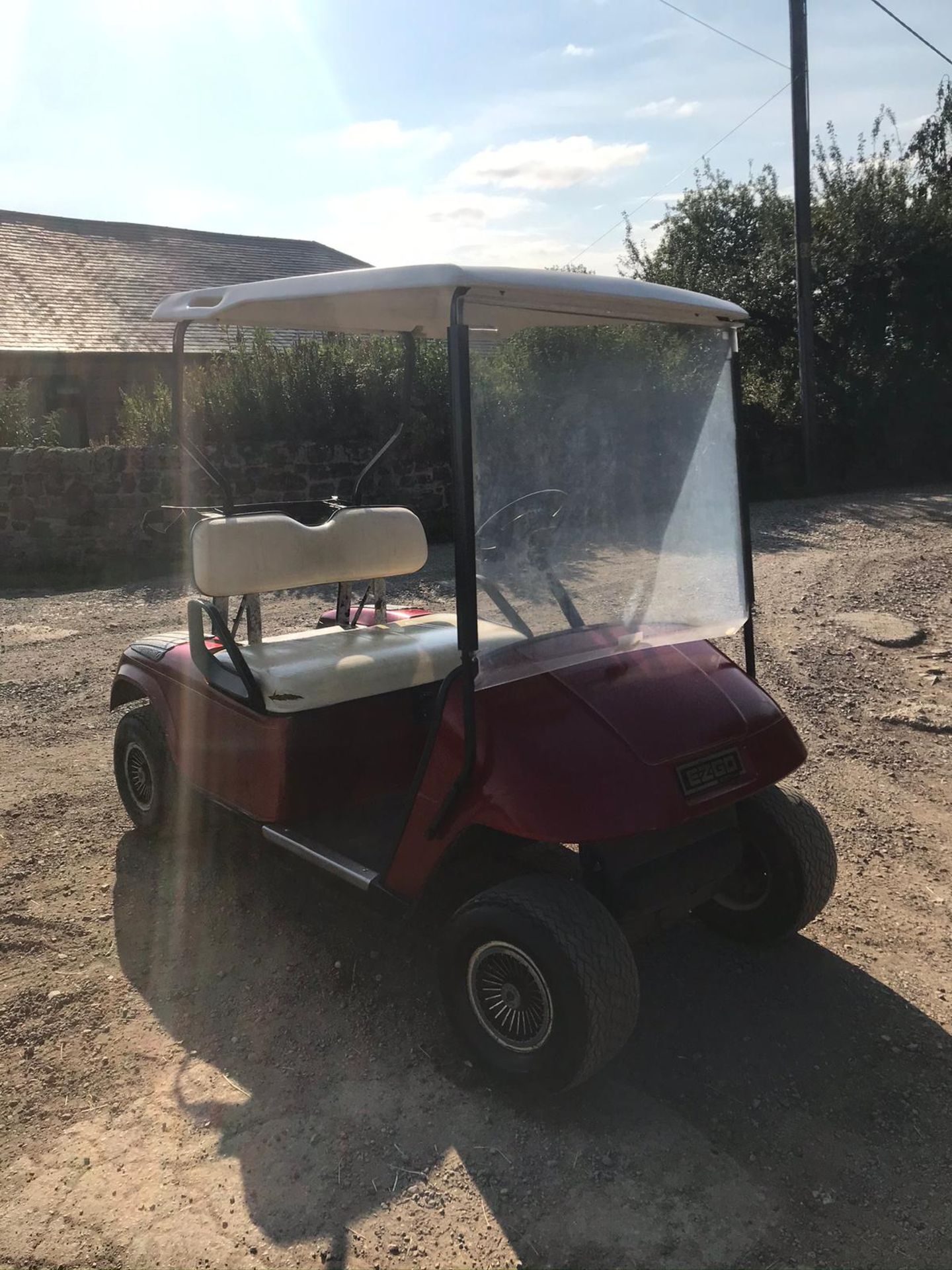 EZGO GOLF CART / BUGGY, RUNS AND DRIVES, CLEAN MACHINE, PETROL ENGINE *PLUS VAT* - Image 3 of 4